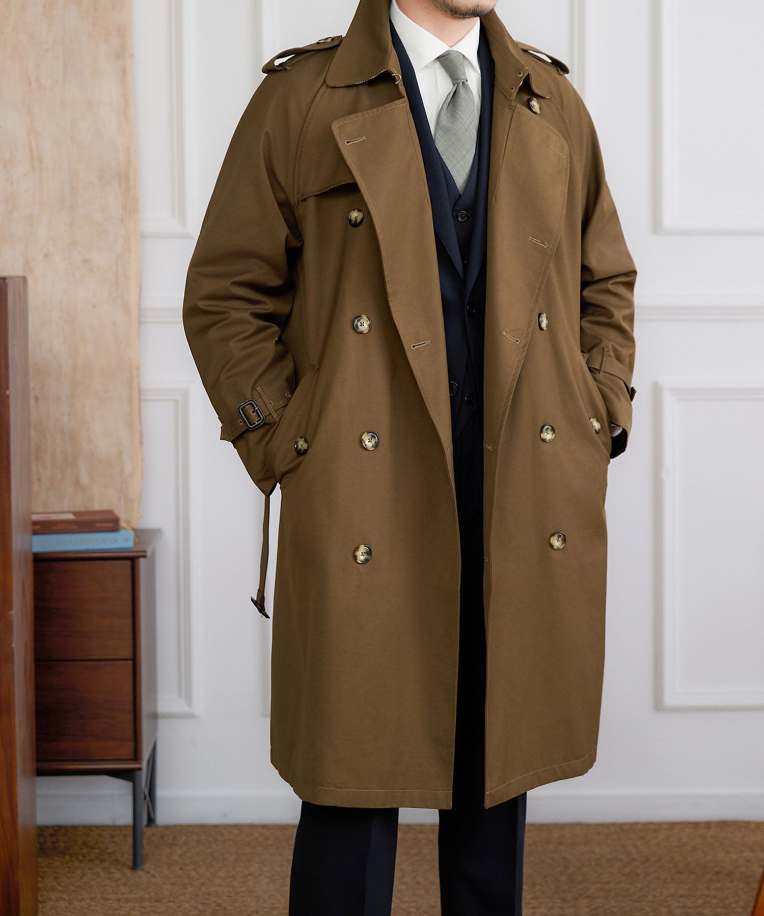 【NEW ITEM】レギュラーフィット えポーレット ガンフラップ コットンギャバジン スラッシュポケット 機能性抜群 防寒 シワになりにくい トレンチ コート