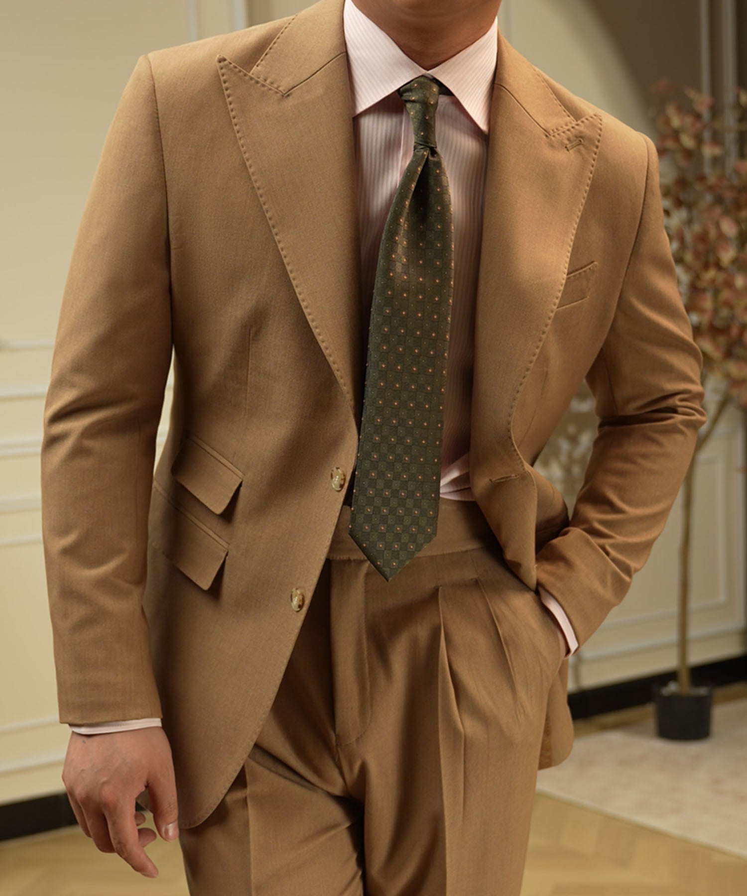 スリムフィット シングルブレスト ワイドカラー ピークドラペル 2つボタン チェンジポケット 機能性抜群 シワになりにくい クラシック エレガント セットアップ