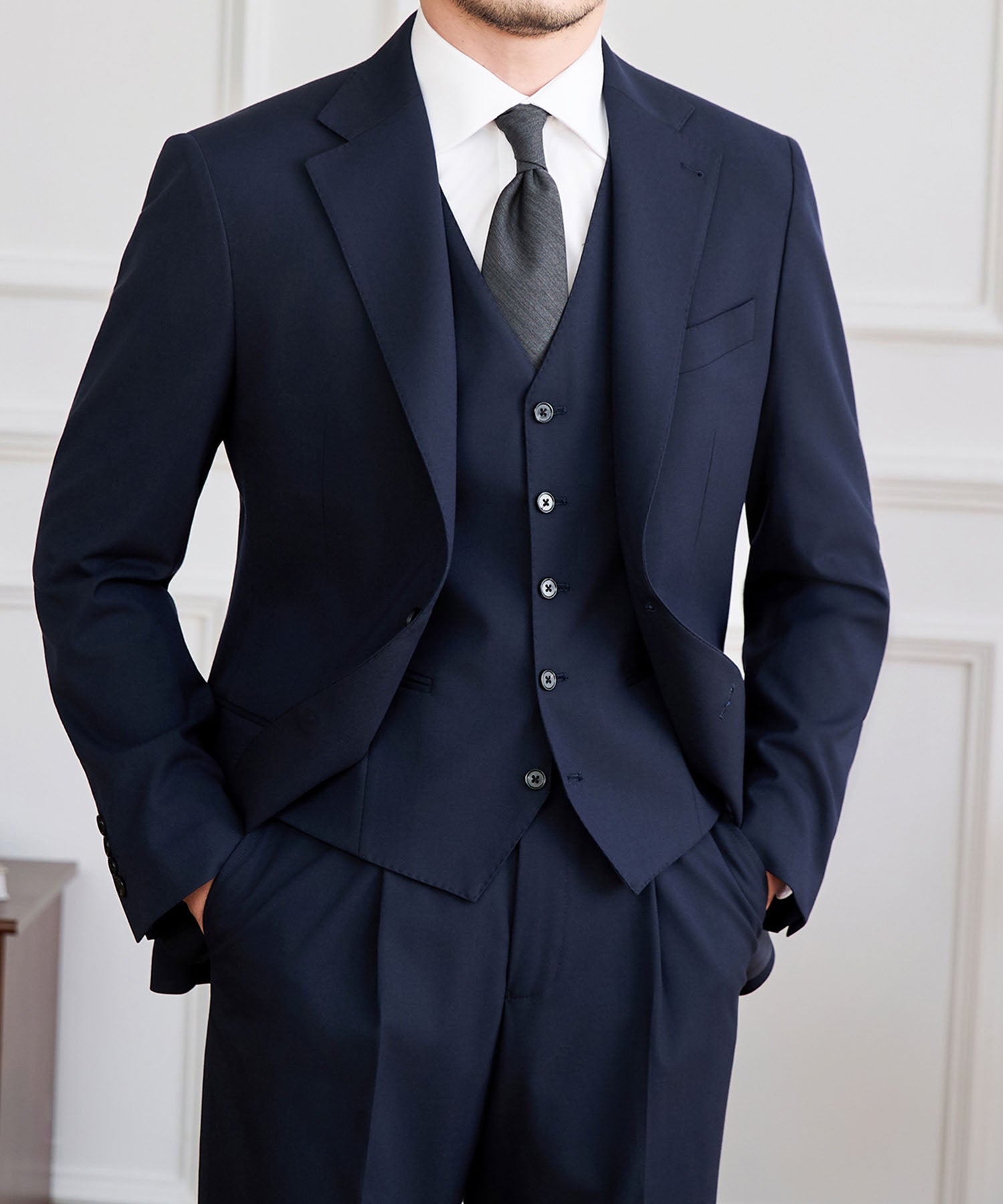 【NEW ITEM】スリムフィット シングルブレスト ノッチドラペル ベーシック スタンダード 機能性抜群 シワになりにくい エレガント スリーピース セットアップ