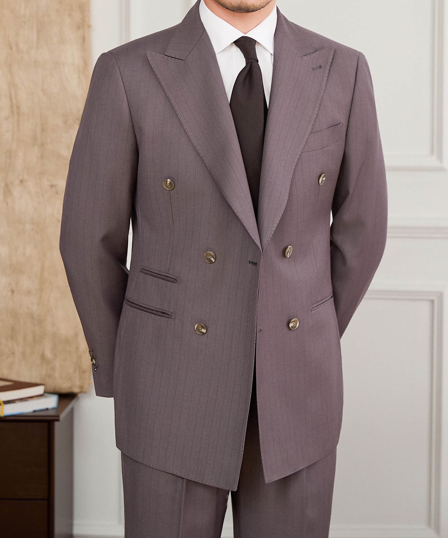 【NEW ITEM】スリムフィット ダブルブレスト 6つボタン ピークドラペル 玉縁ポケット チェンジポケット ピンストライプ クラシック スタンダード 機能性抜群 シワになりにくい エレガント テーラード ジャケット