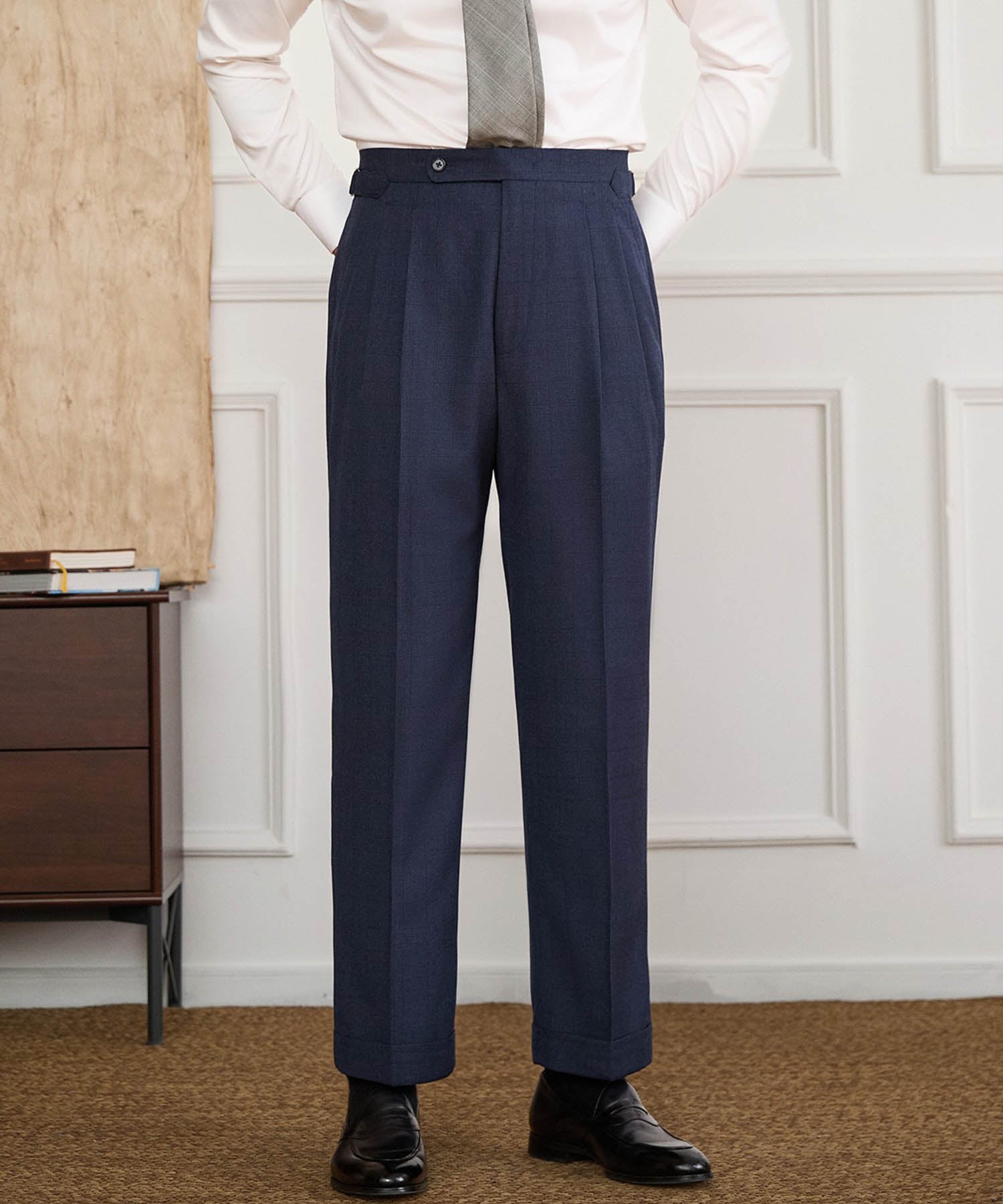 【NEW ITEM】スリムフィット 1つボタン ウエストサイドベルト サイズ調整可能 ハイウエスト タック クリース クラシック シワになりにくい ダブル トラウザー パンツ スラックス ズボン