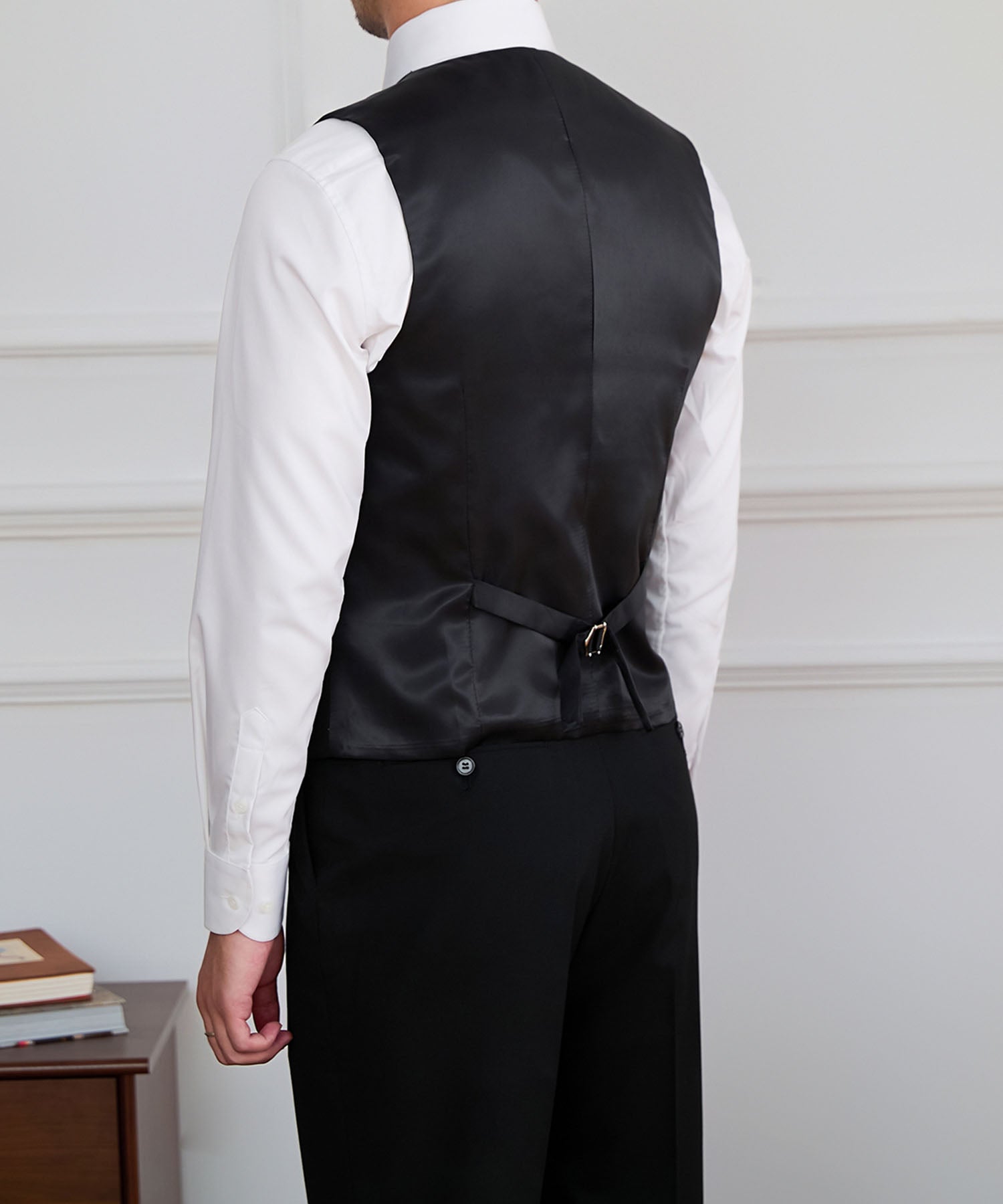 【NEW ITEM】スリムフィット シングルブレスト 5つボタン 玉縁ポケット 機能性抜群 シワになりにくい クラシック スタンダード ジレ ベスト