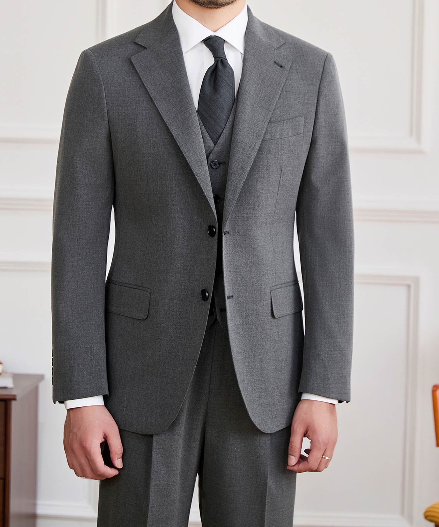 【NEW ITEM】スリムフィット シングルブレスト ノッチドラペル ベーシック スタンダード 機能性抜群 シワになりにくい エレガント スリーピース セットアップ