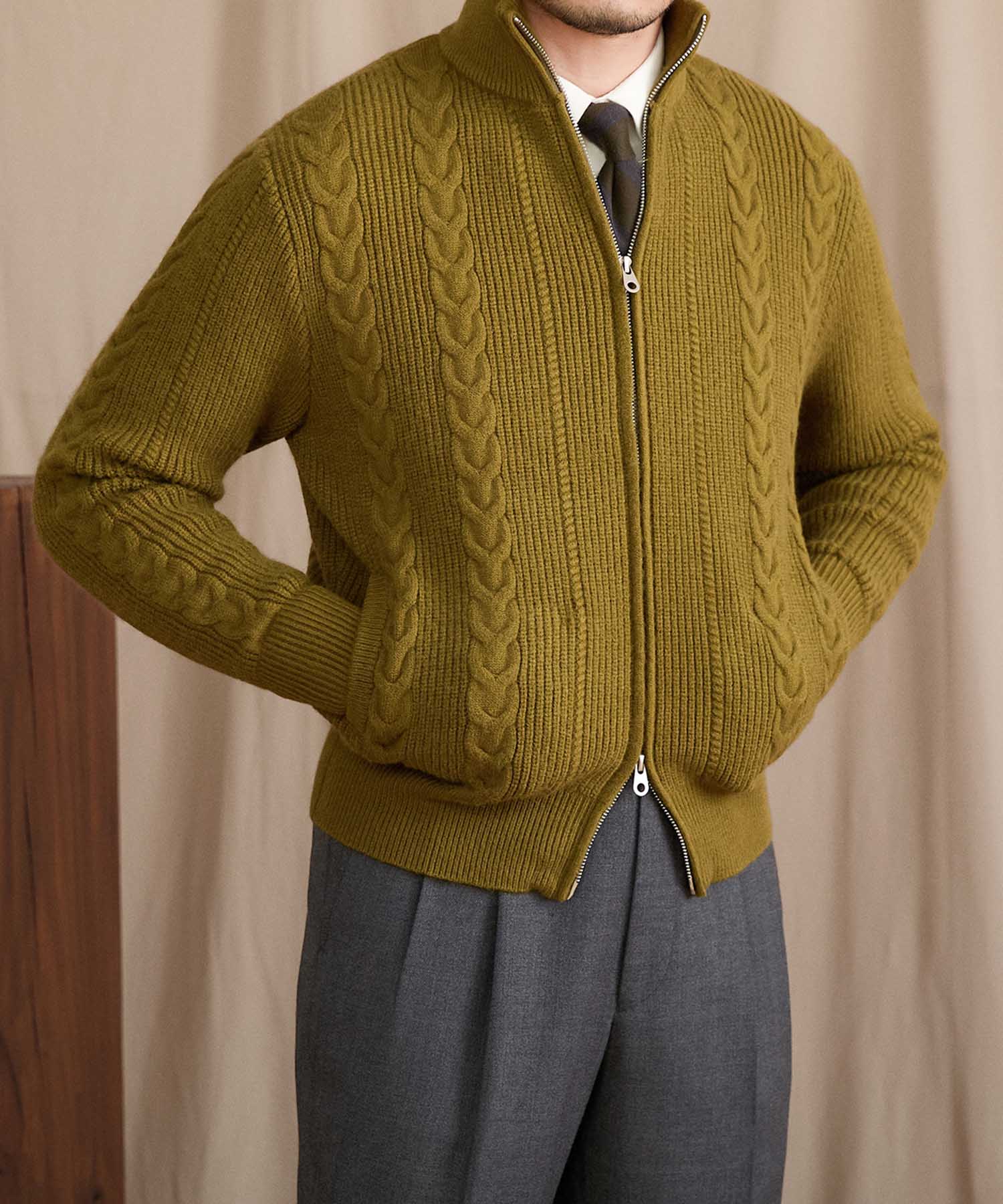 【COMING SOON】スリムフィット 2WAY 機能性抜群 オープン ジップ ケーブル編み シワになりにくい 清潔感 トップス リブ ニット セーター