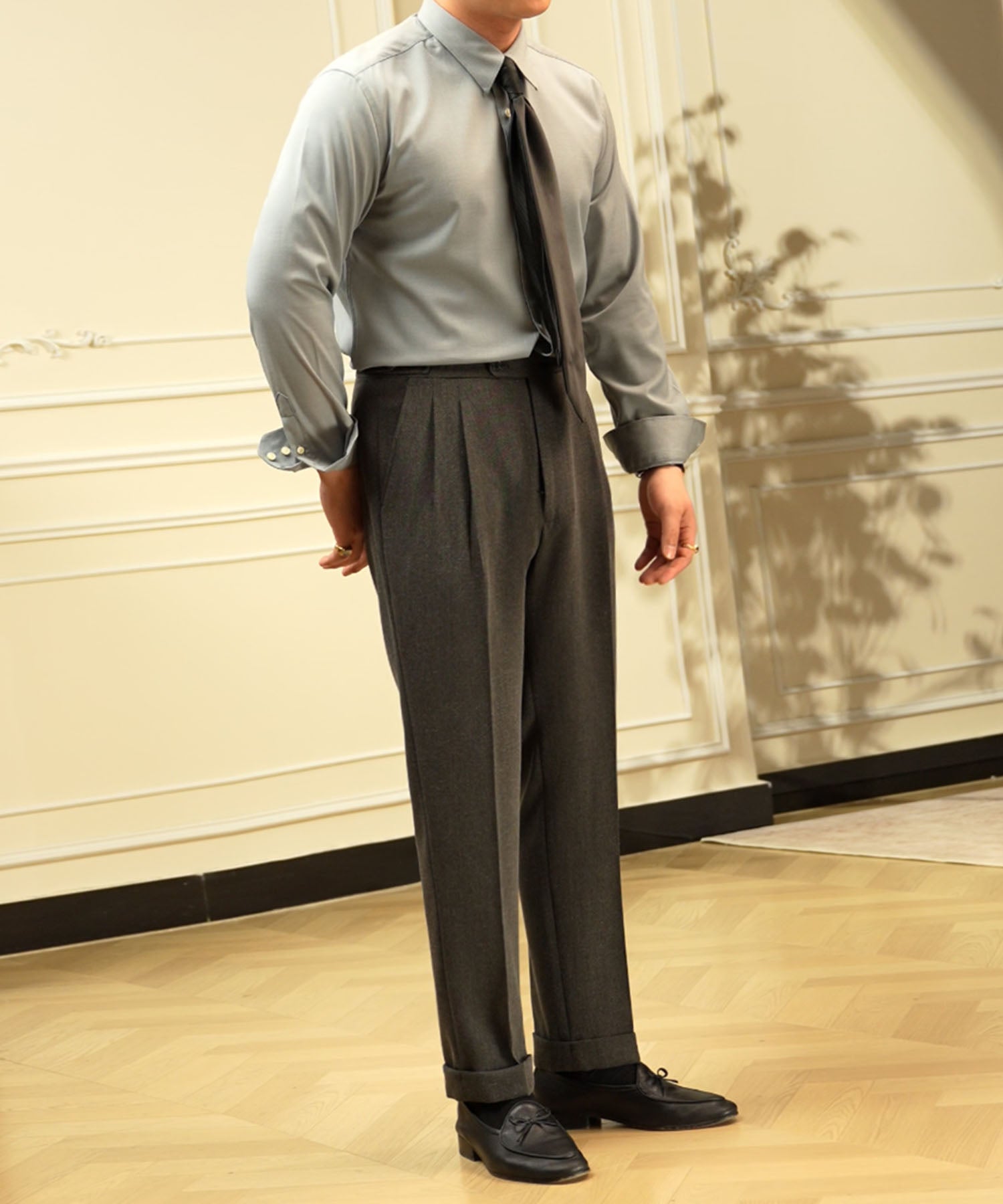 【NEW ITEM】スリムフィット 無地 機能性抜群 シワになりにくい 清潔感 ロングスリーブ ミニマル エレガンス シャツ