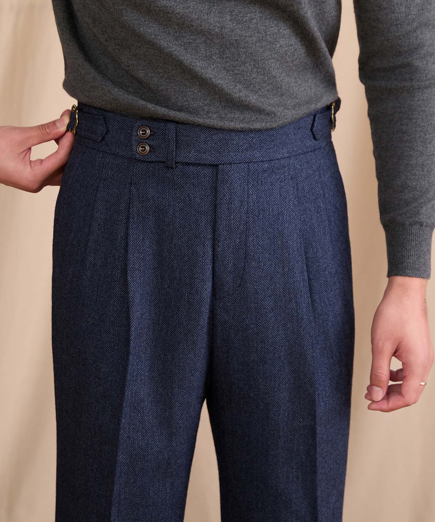 【NEW ITEM】レギュラーフィット 2つボタン ウエストサイドベルト サイズ調整可能 ウール ツータック クリース クラシック シワになりにくい ダブル トラウザー パンツ スラックス ズボン