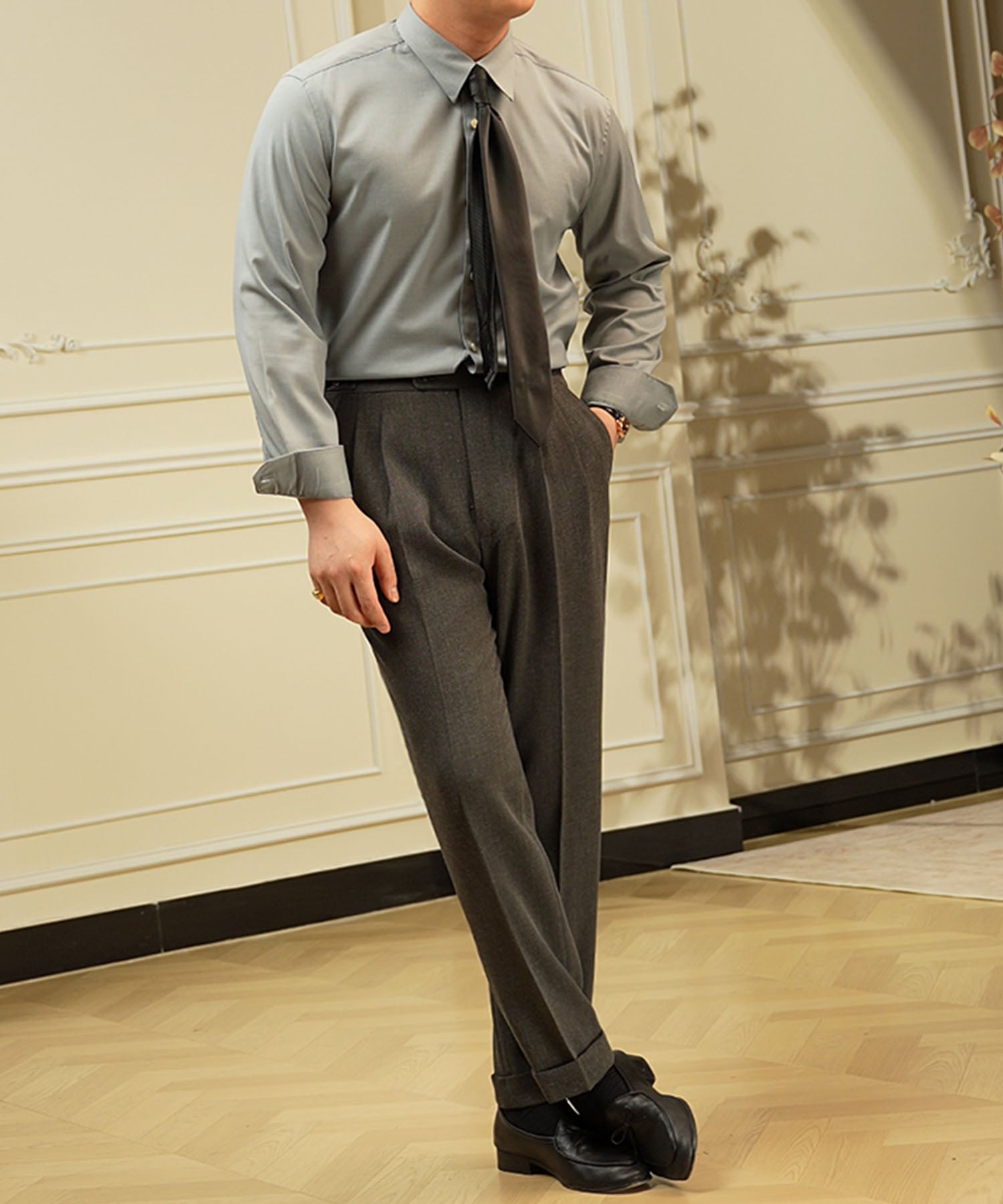 【NEW ITEM】スリムフィット 無地 機能性抜群 シワになりにくい 清潔感 ロングスリーブ ミニマル エレガンス シャツ