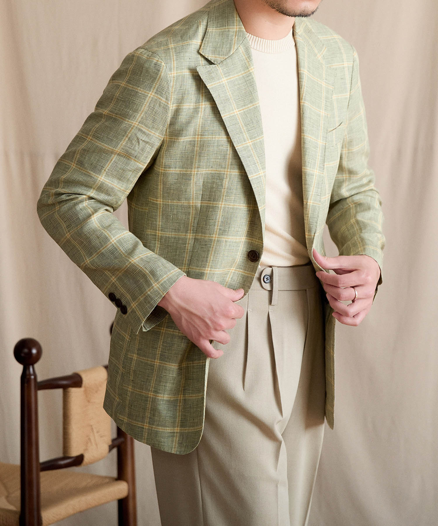 【NEW ITEM】スリムフィット シングルブレスト 2つボタン リネン 天然素材 チェック 柄 ピークドラペル 玉縁ポケット スタンダード 機能性抜群 シワになりにくい エレガント テーラード ジャケット