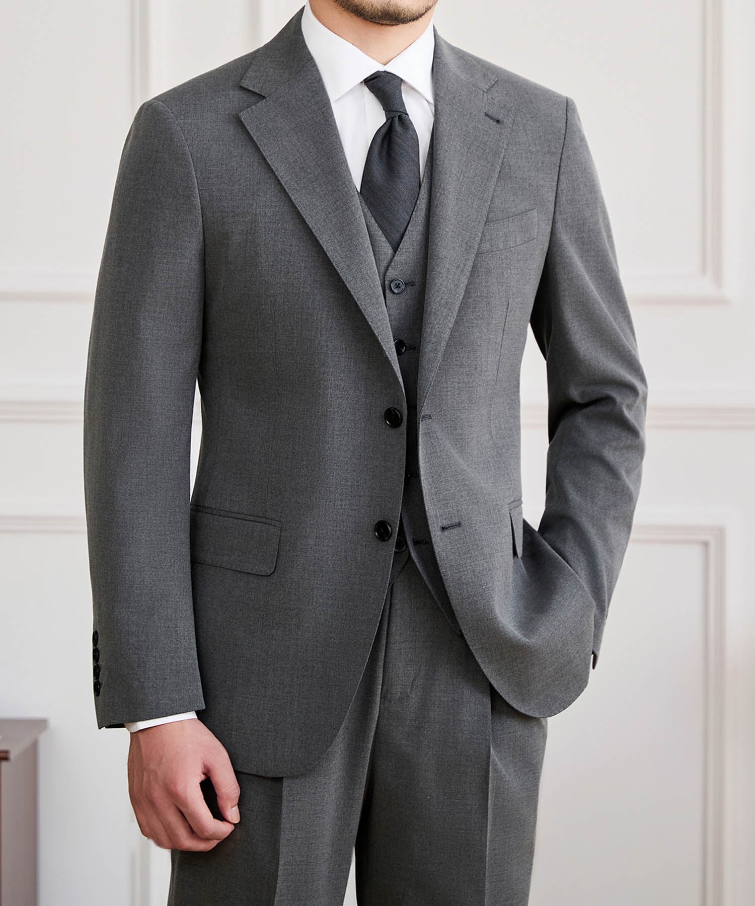 【NEW ITEM】スリムフィット シングルブレスト ノッチドラペル ベーシック スタンダード 機能性抜群 シワになりにくい エレガント スリーピース セットアップ
