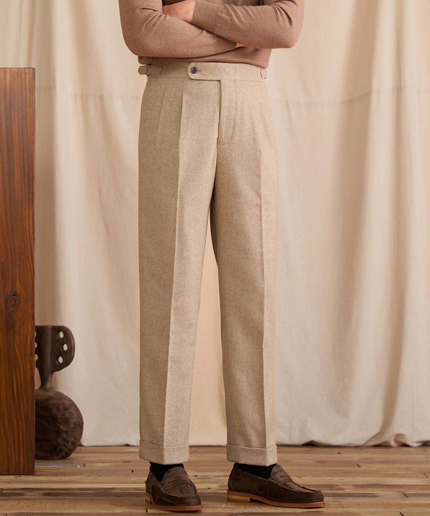 【COMING SOON】スリムフィット 1つボタン ウエストサイドベルト サイズ調整可能 ウール 保温性抜群 ツータック クリース シワになりにくい ダブル トラウザー パンツ スラックス ズボン