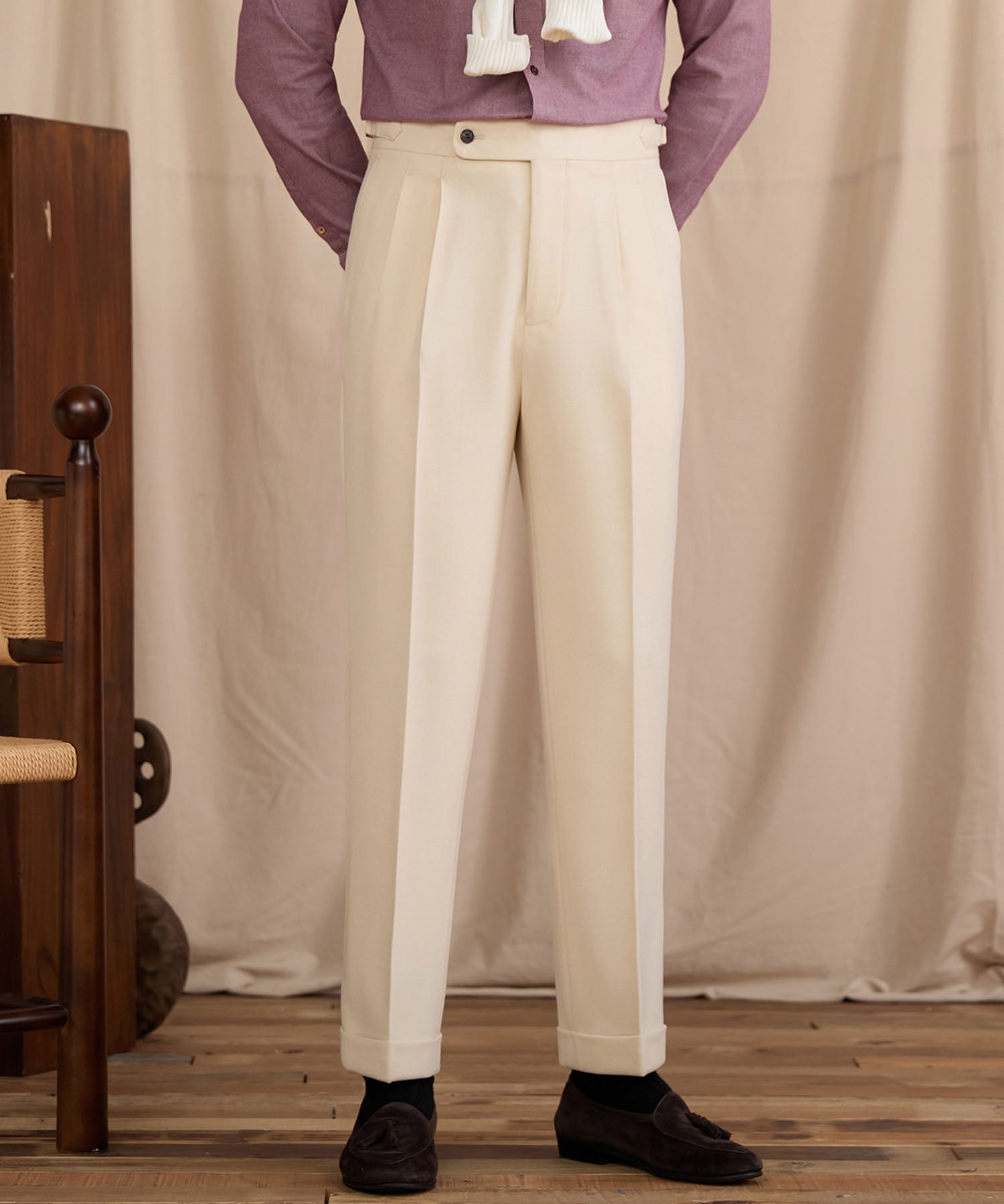【NEW ITEM】レギュラーフィット 1つボタン 綿 ウール 天然素材 ウエストサイドベルト サイズ調整可能 ツータック クリース シワになりにくい クラシック スタンダード ダブル トラウザー パンツ スラックス ズボン