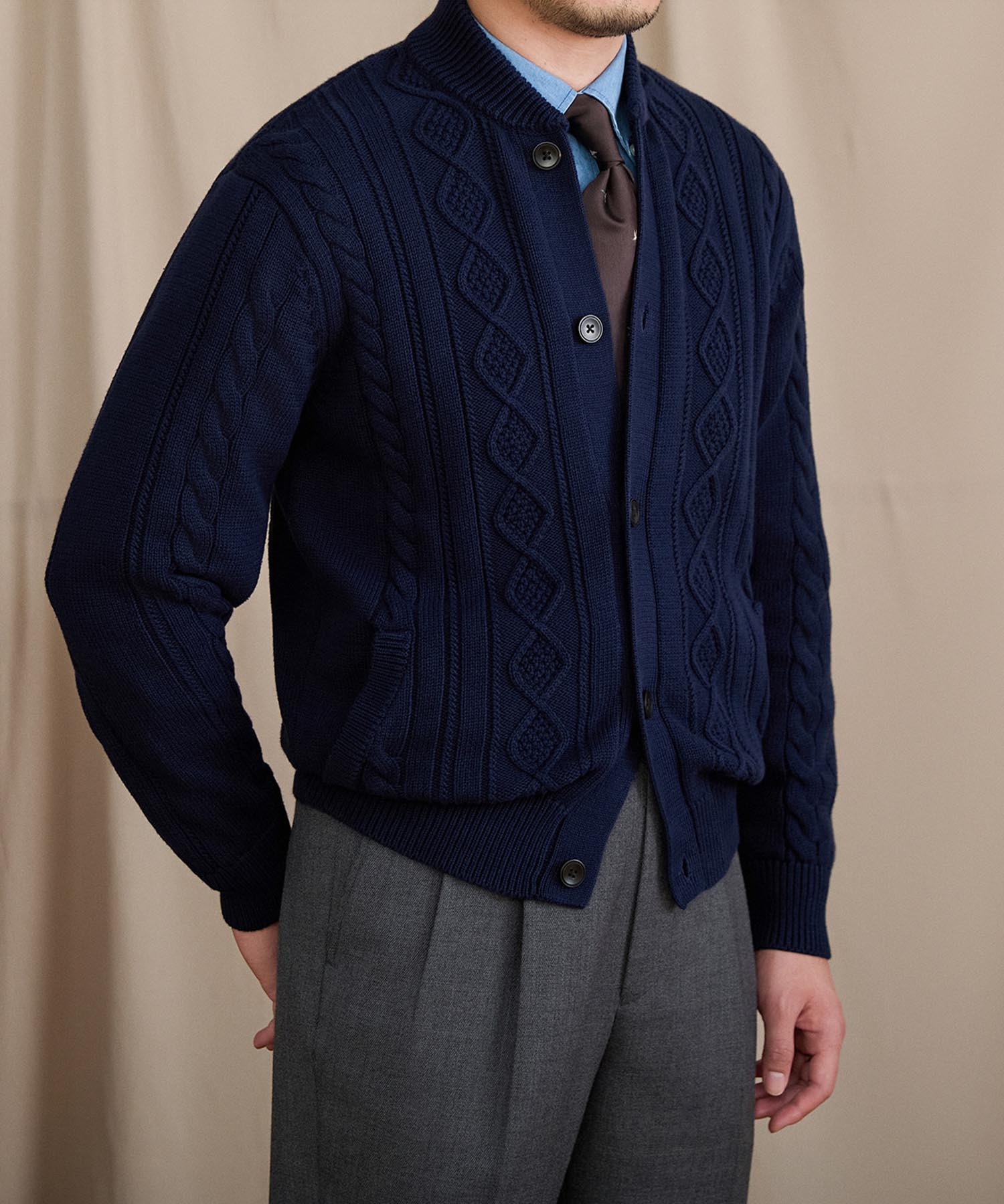 【NEW ITEM】スリムフィット 5つボタン 機能性抜群 綿 天然素材 ローゲージ シワになりにくい 清潔感 トップス リブ ニット カーディガン セーター