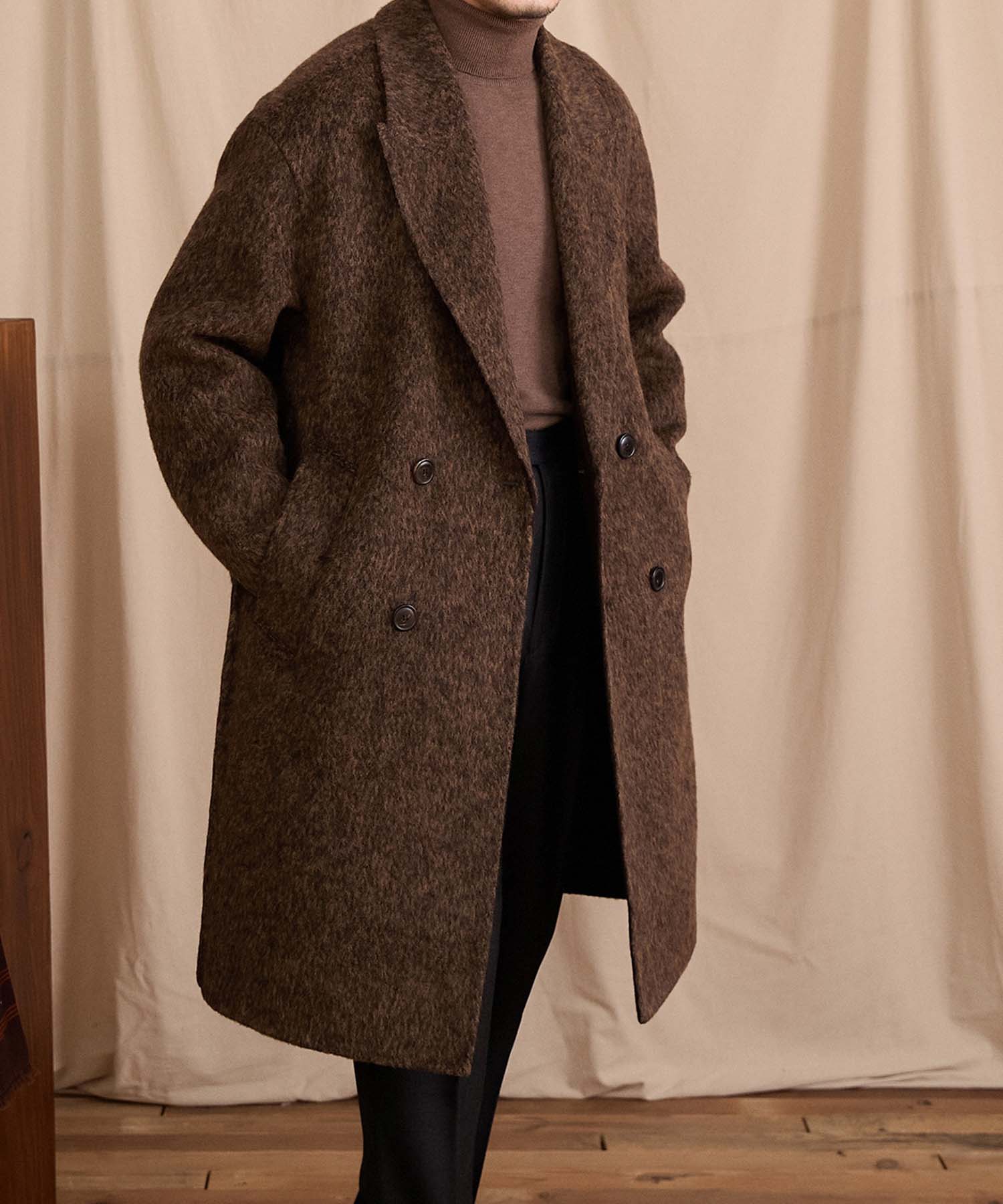 【NEW ITEM】レギュラーフィット ダブルブレスト 4つボタン ウール 天然素材 機能性抜群 防風性 シワになりにくい クラシック アウター ロング コート