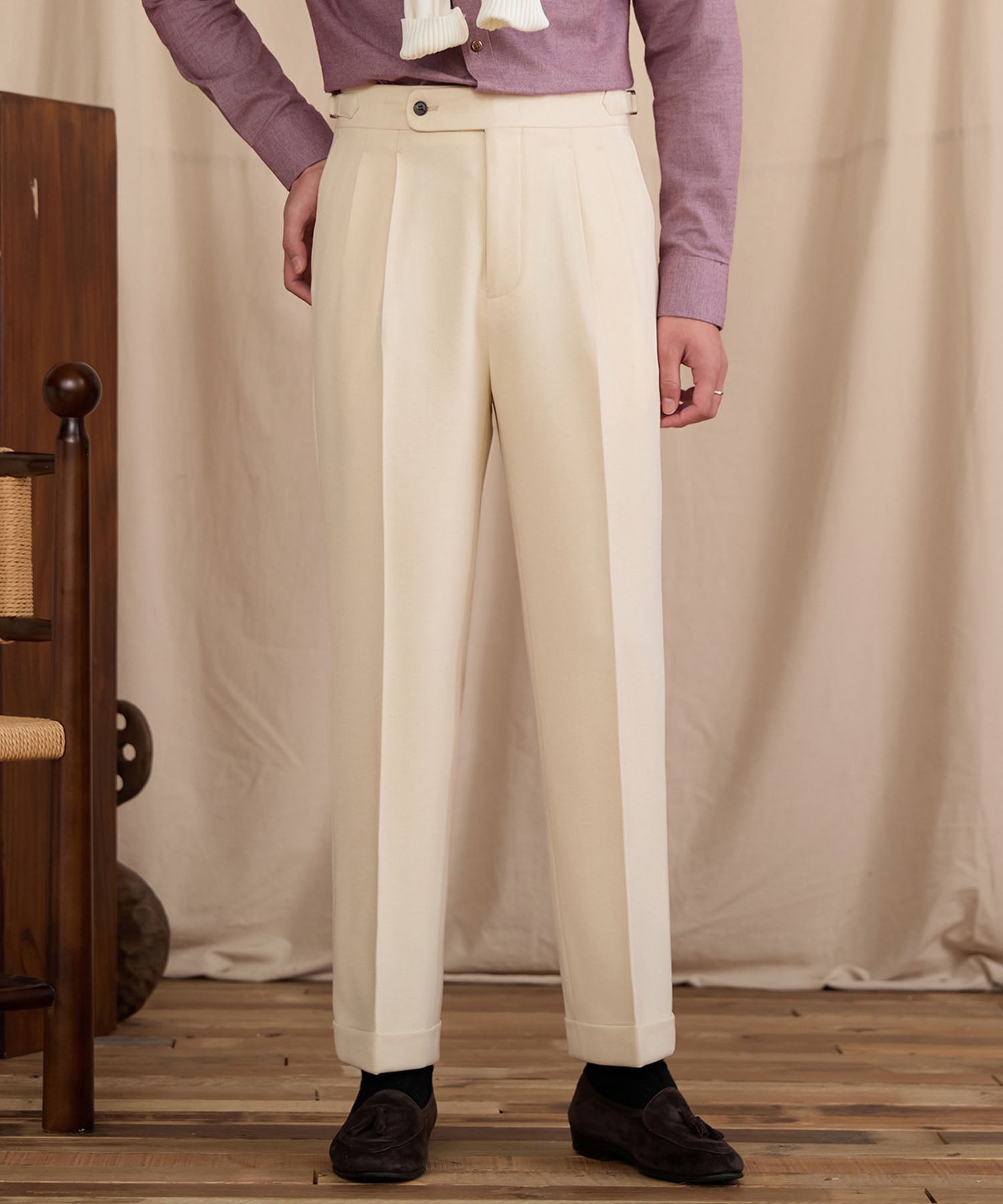 【NEW ITEM】レギュラーフィット 1つボタン 綿 ウール 天然素材 ウエストサイドベルト サイズ調整可能 ツータック クリース シワになりにくい クラシック スタンダード ダブル トラウザー パンツ スラックス ズボン