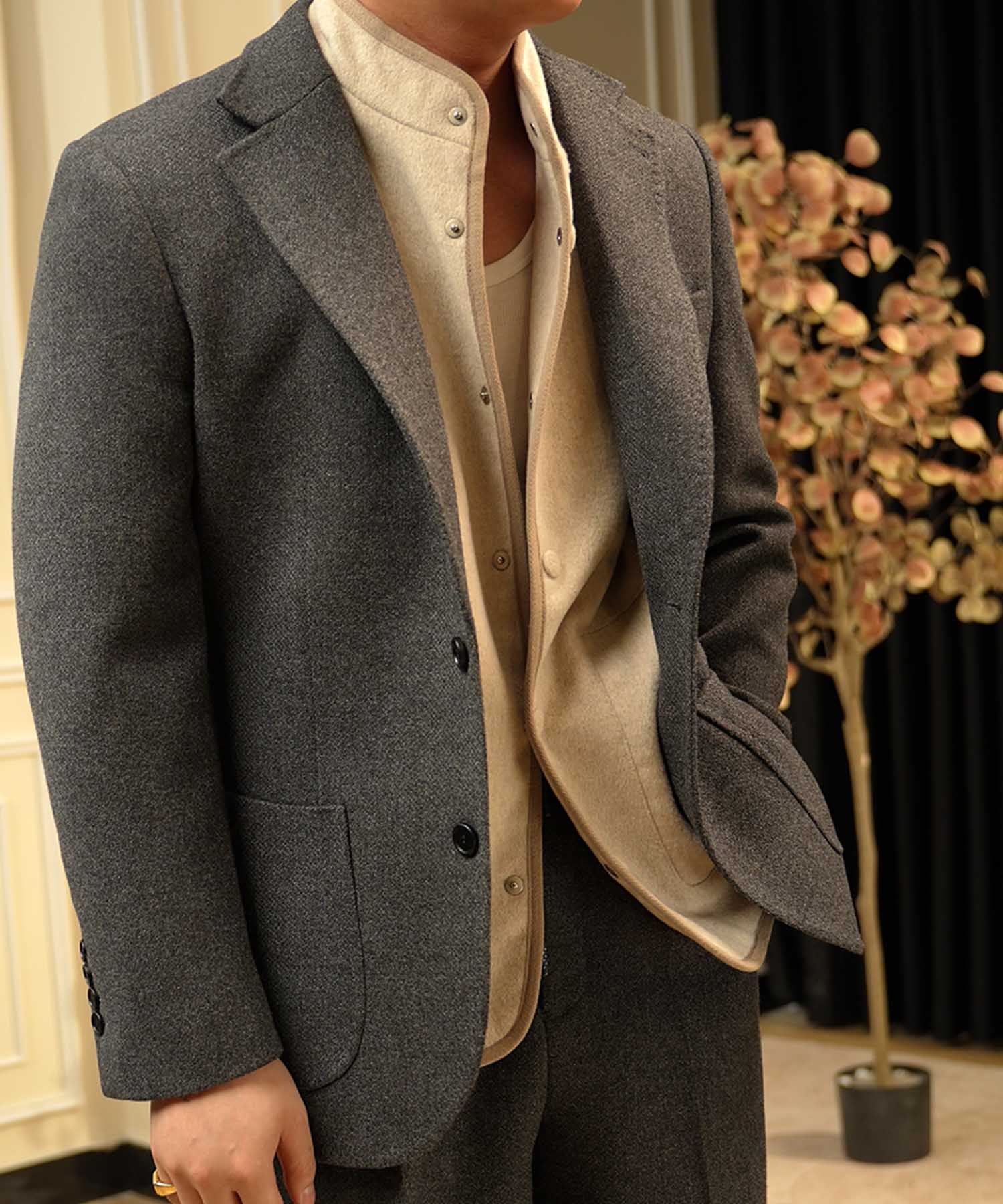 【NEW ITEM】スリムフィット シングルブレスト ノッチドラペル パッチポケット クラシック スタンダード 機能性抜群 シワになりにくい エレガント セットアップ