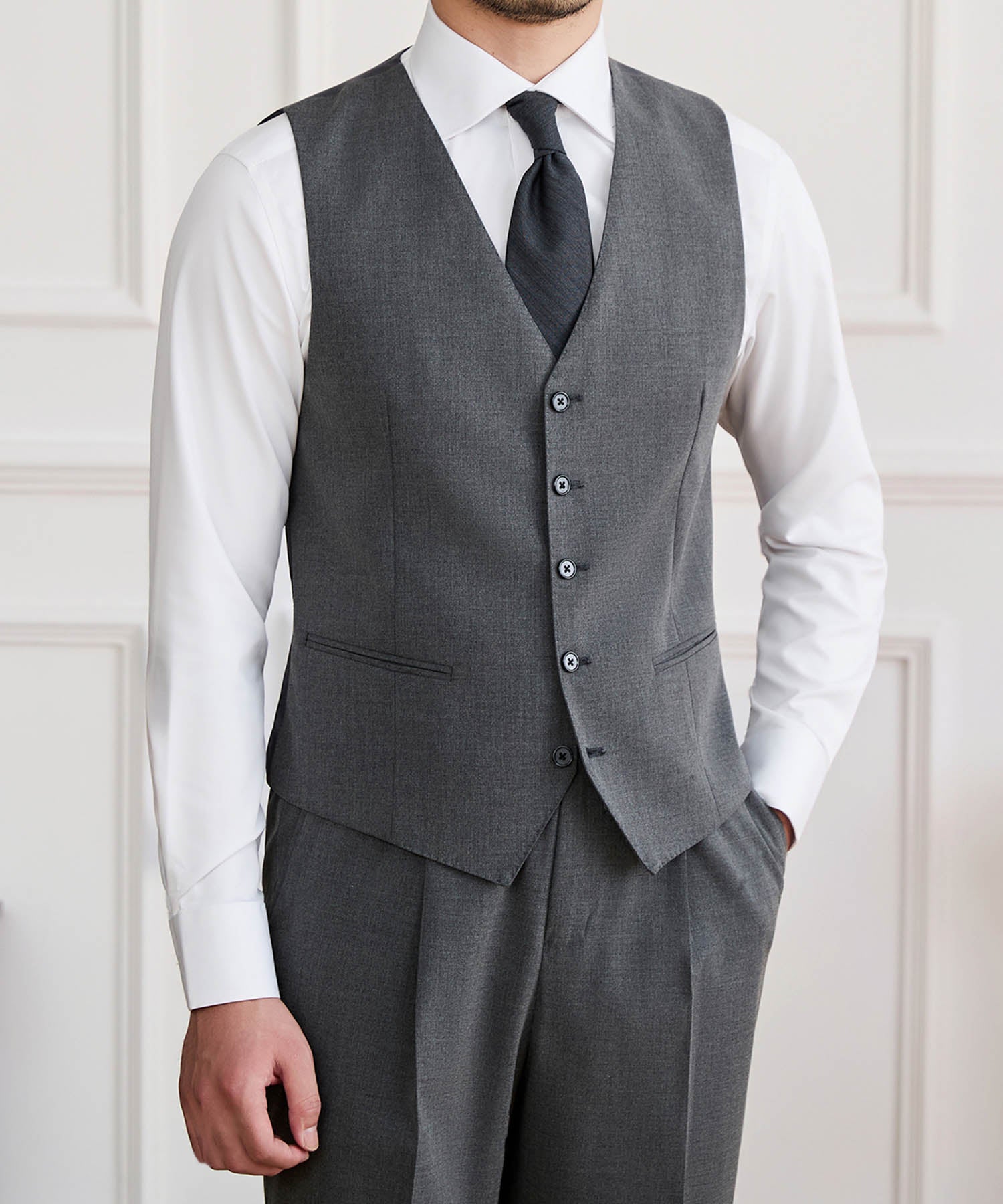 【NEW ITEM】スリムフィット シングルブレスト 5つボタン 玉縁ポケット 機能性抜群 シワになりにくい クラシック スタンダード ジレ ベスト