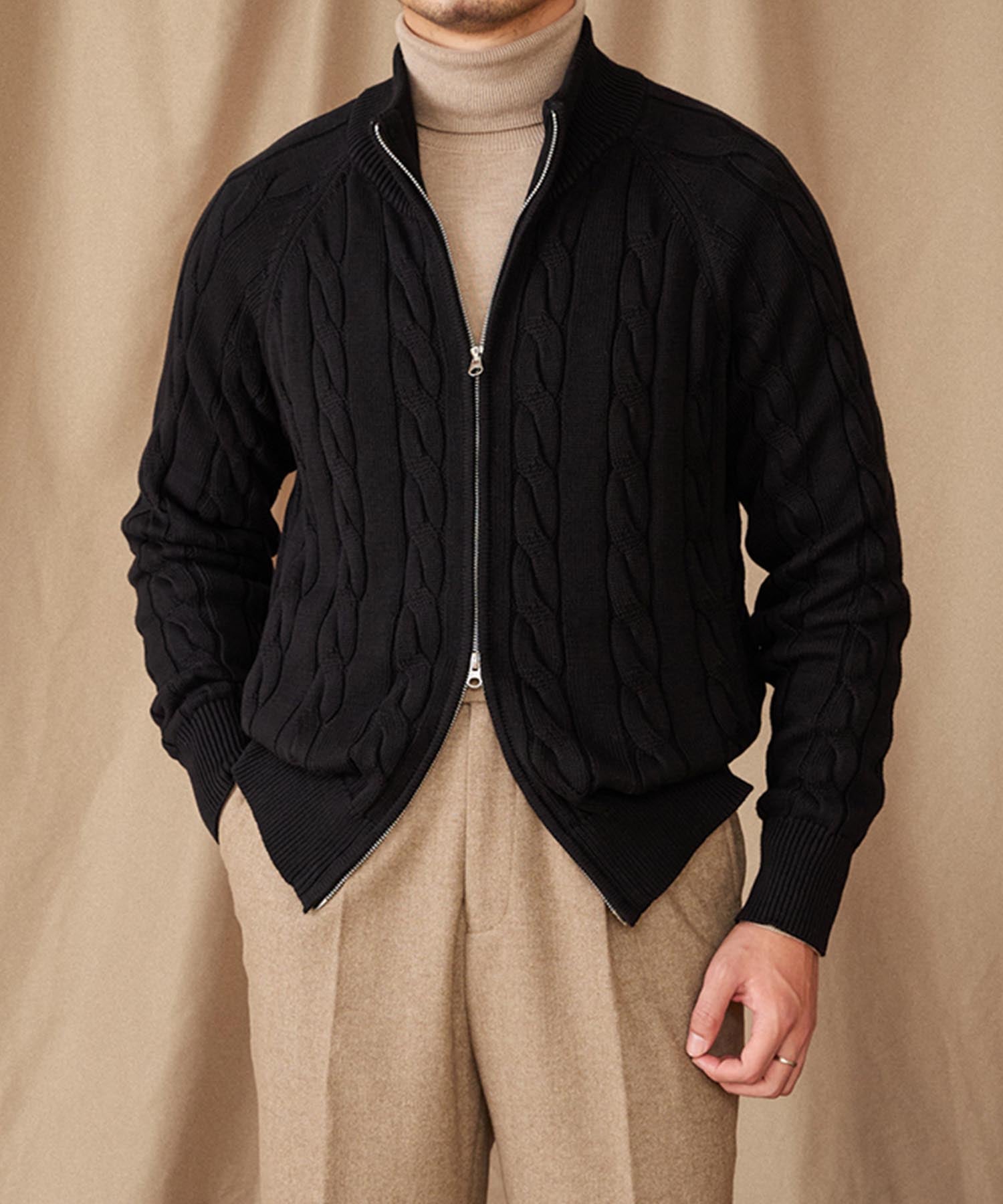 【NEW ITEM】スリムフィット 2WAY 機能性抜群 綿 天然素材 オープン ジップ ケーブル編み シワになりにくい 清潔感 トップス リブ ニット セーター