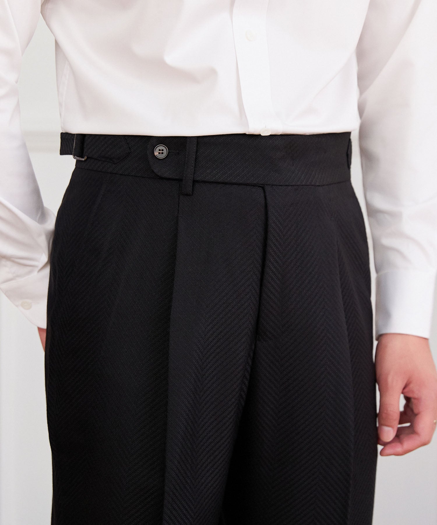 【NEW ITEM】スリムフィット 1つボタン ウエストサイドベルト サイズ調整可能 ヘリンボーン タック クリース クラシック シワになりにくい ダブル トラウザー パンツ スラックス ズボン