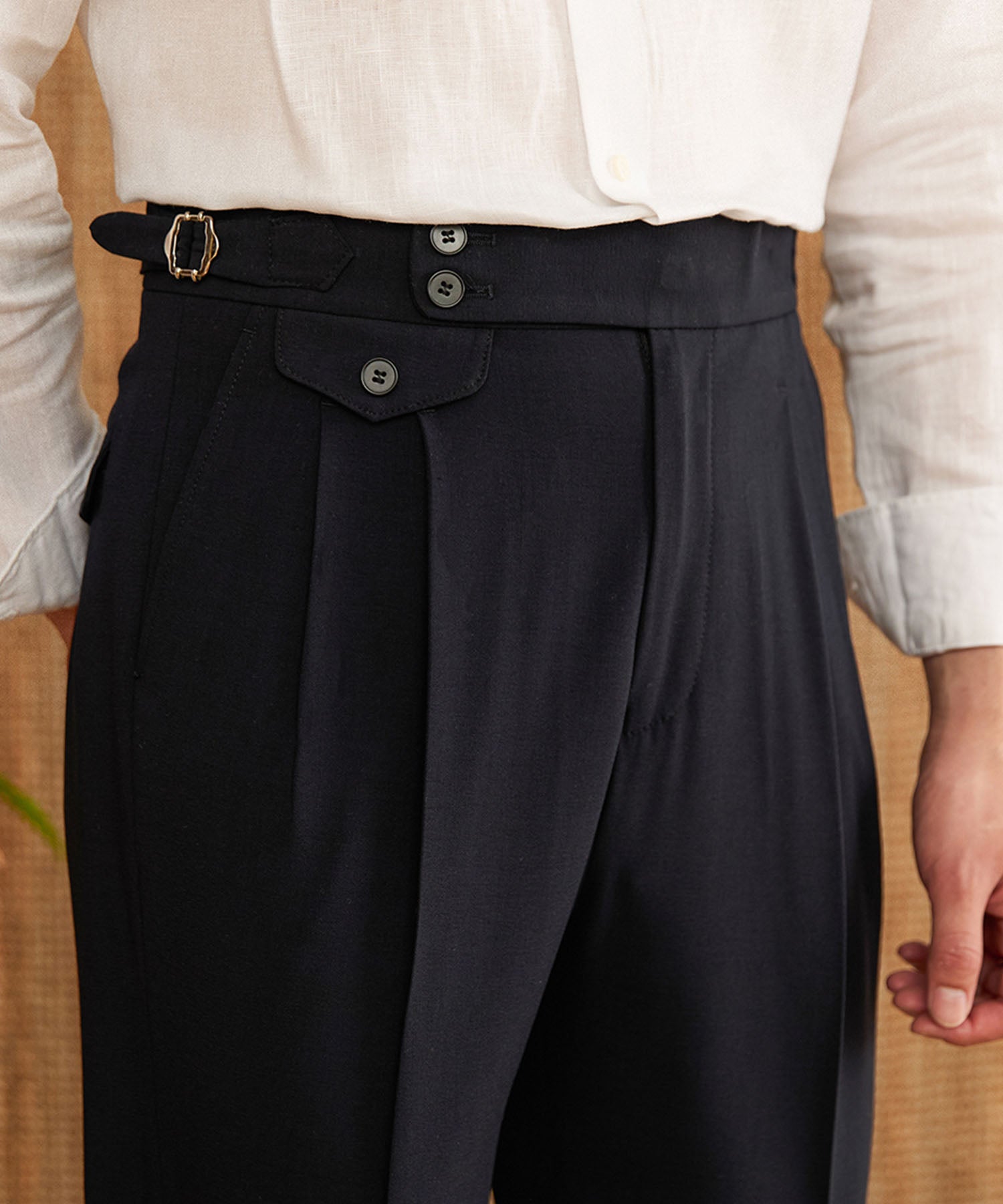 スリムフィット 3つボタン ウエストサイドベルト 尾錠 フロントベース型ポケット サイズ調整可能 ツータック クリース シワになりにくい ダブル トラウザー パンツ スラックス ズボン