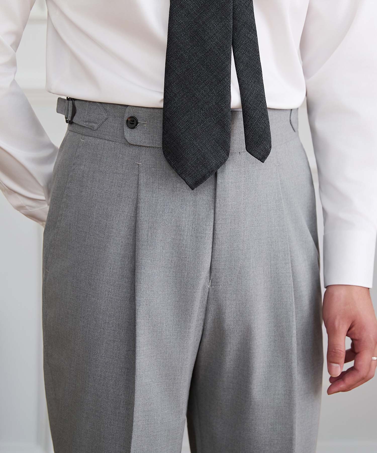 【NEW ITEM】スリムフィット 1つボタン ウエストサイドベルト ベルトレス サイズ調整可能 タック クリース シワになりにくい ダブル トラウザー パンツ スラックス ズボン