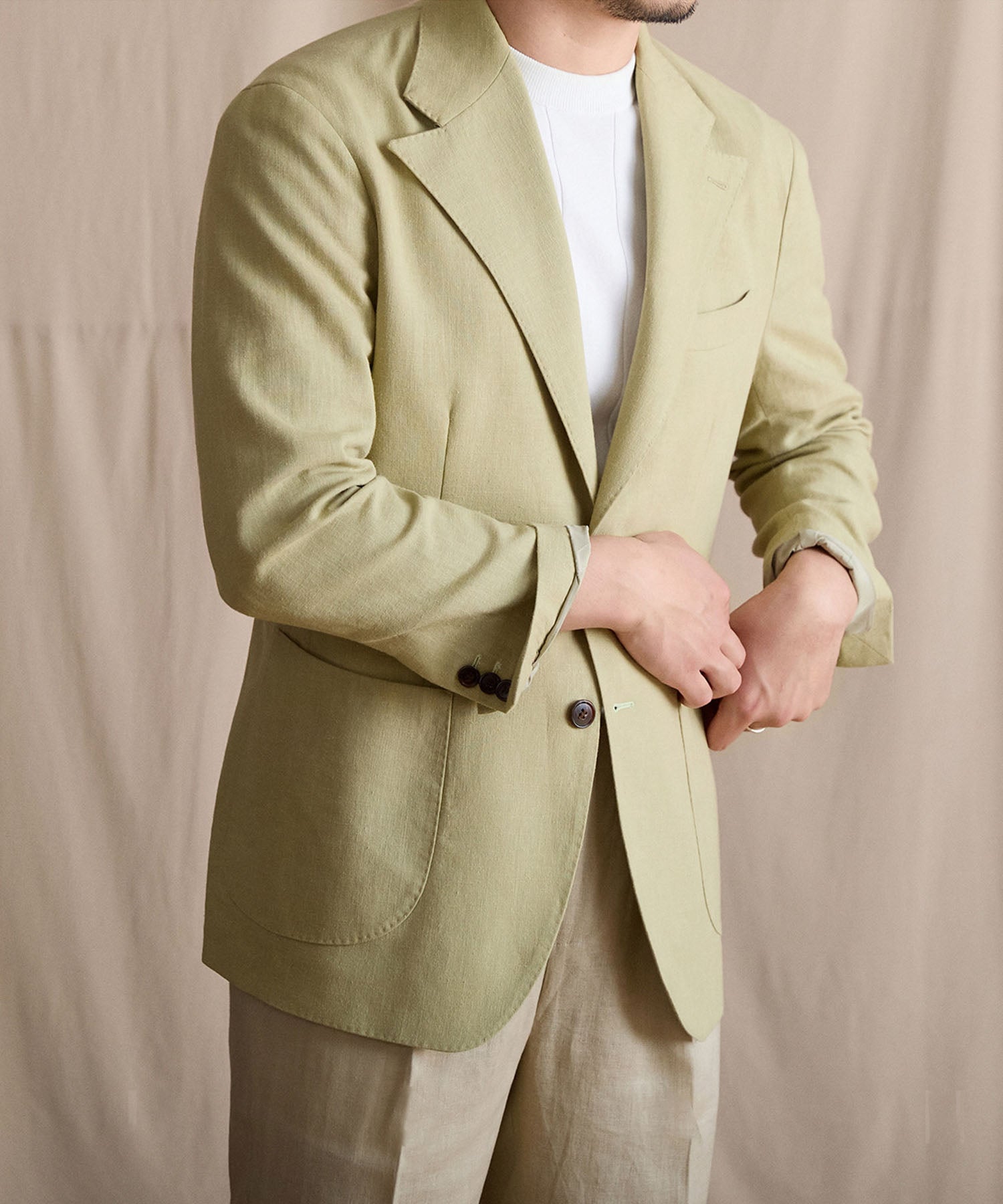 【NEW ITEM】スリムフィット シングルブレスト 2つボタン リネン 天然素材 ノッチドラペル パッチポケット クラシック スタンダード 機能性抜群 シワになりにくい エレガント テーラード ジャケット