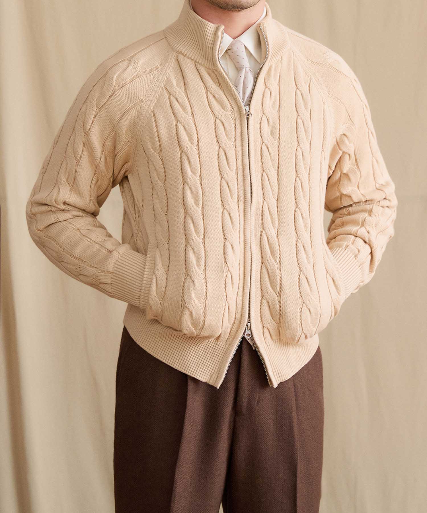 【NEW ITEM】スリムフィット 2WAY 機能性抜群 綿 天然素材 オープン ジップ ケーブル編み シワになりにくい 清潔感 トップス リブ ニット セーター