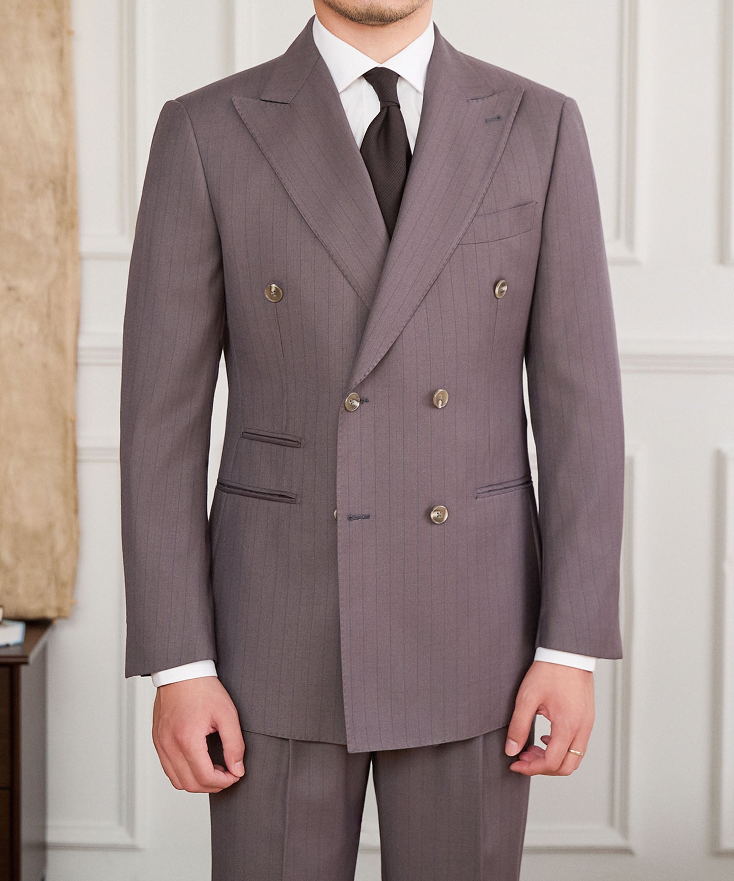 【NEW ITEM】スリムフィット ダブルブレスト 6つボタン ピークドラペル 玉縁ポケット チェンジポケット ピンストライプ クラシック スタンダード 機能性抜群 シワになりにくい エレガント セットアップ