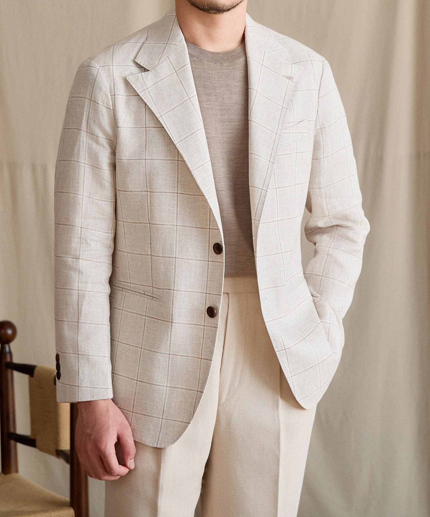 【NEW ITEM】スリムフィット シングルブレスト 2つボタン リネン 天然素材 チェック 柄 ピークドラペル 玉縁ポケット スタンダード 機能性抜群 シワになりにくい エレガント テーラード ジャケット