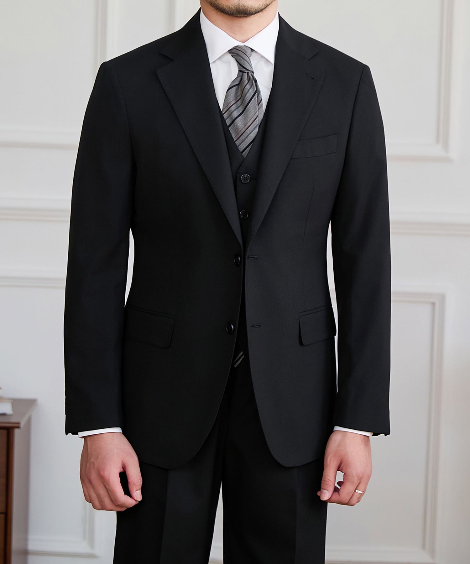 【NEW ITEM】スリムフィット シングルブレスト ノッチドラペル ベーシック スタンダード 機能性抜群 シワになりにくい エレガント スリーピース セットアップ