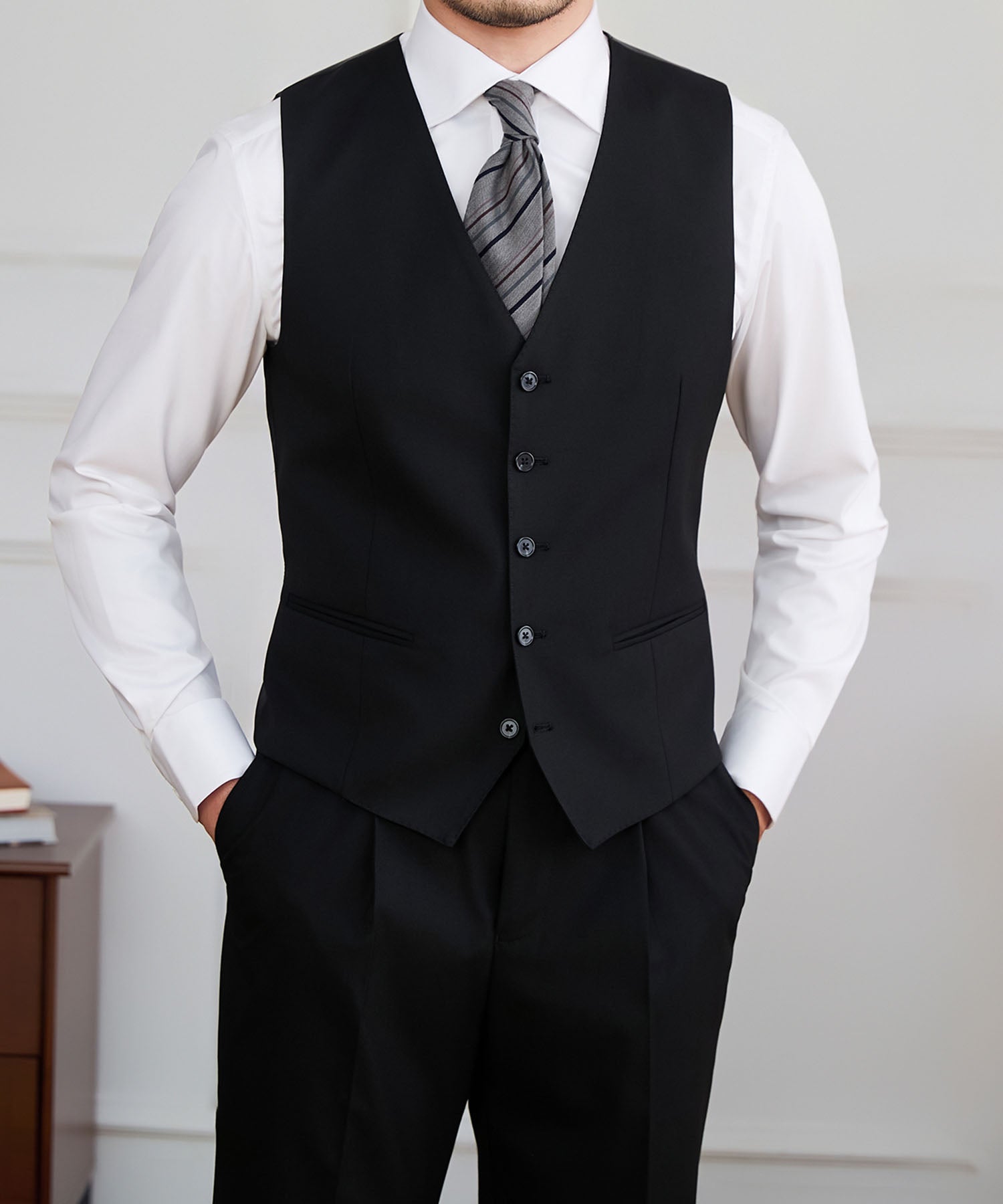 【NEW ITEM】スリムフィット シングルブレスト ノッチドラペル ベーシック スタンダード 機能性抜群 シワになりにくい エレガント スリーピース セットアップ