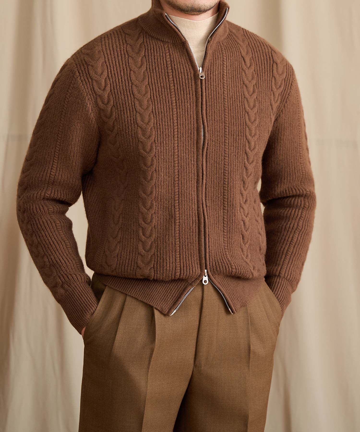 【COMING SOON】スリムフィット 2WAY 機能性抜群 オープン ジップ ケーブル編み シワになりにくい 清潔感 トップス リブ ニット セーター