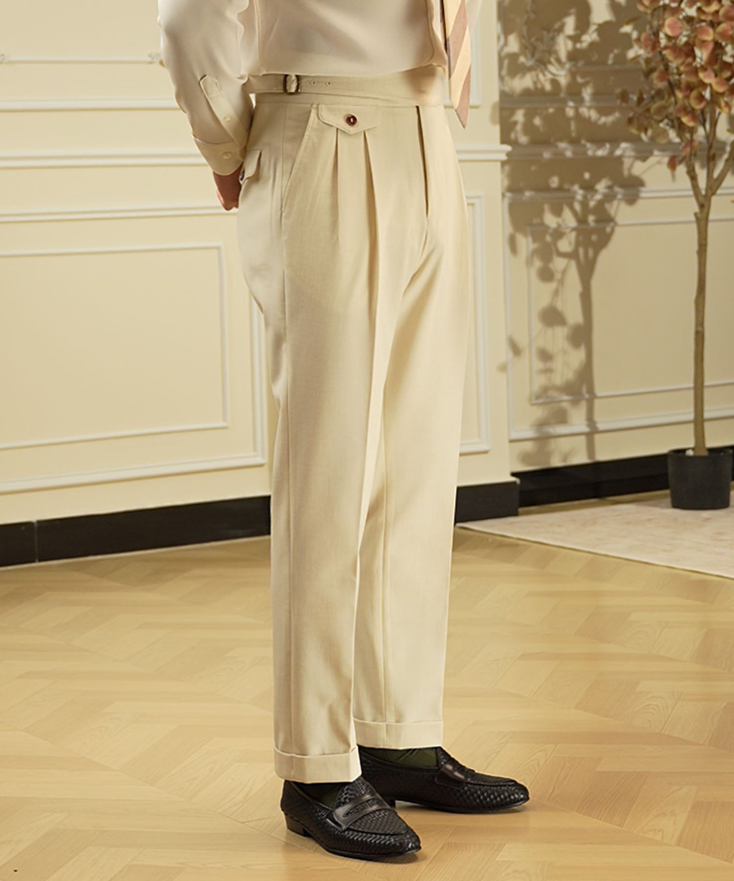 スリムフィット 1つボタン ウエストサイドベルト アジャスター サイズ調整可能 ツータック クリース シワになりにくい エレガント シルエット ダブル トラウザー パンツ スラックス ズボン