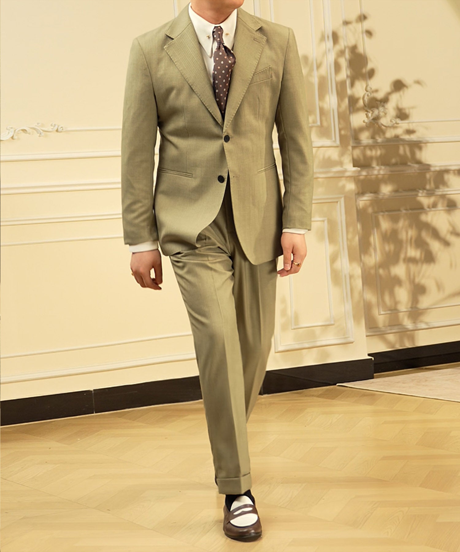 【NEW ITEM】スリムフィット シングルブレスト ノッチドラペル パッチポケット クラシック スタンダード 機能性抜群 シワになりにくい エレガント セットアップ