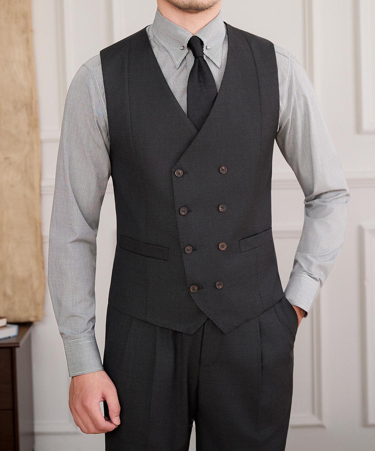 【COMING SOON】スリムフィット 尾錠ベルト ダブルブレスト 8つボタン ベーシック シワになりにくい ベスト