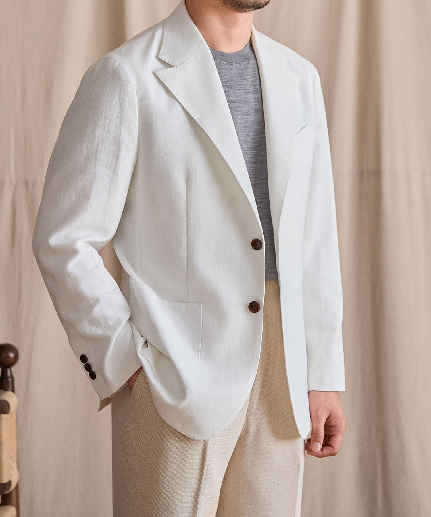 【NEW ITEM】スリムフィット シングルブレスト 2つボタン リネン 天然素材 ノッチドラペル パッチポケット クラシック スタンダード 機能性抜群 シワになりにくい エレガント テーラード ジャケット