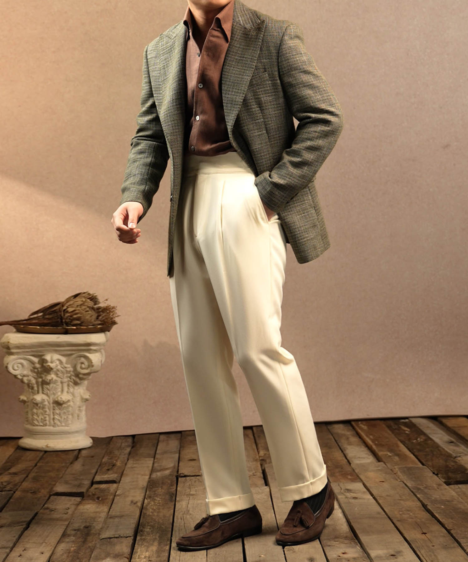 【NEW ITEM】スリムフィット シングルブレスト 2つボタン チェック 柄 ウール 天然素材 ピークドラペル フラップポケット クラシック スタンダード 機能性抜群 シワになりにくい エレガント テーラード ジャケット