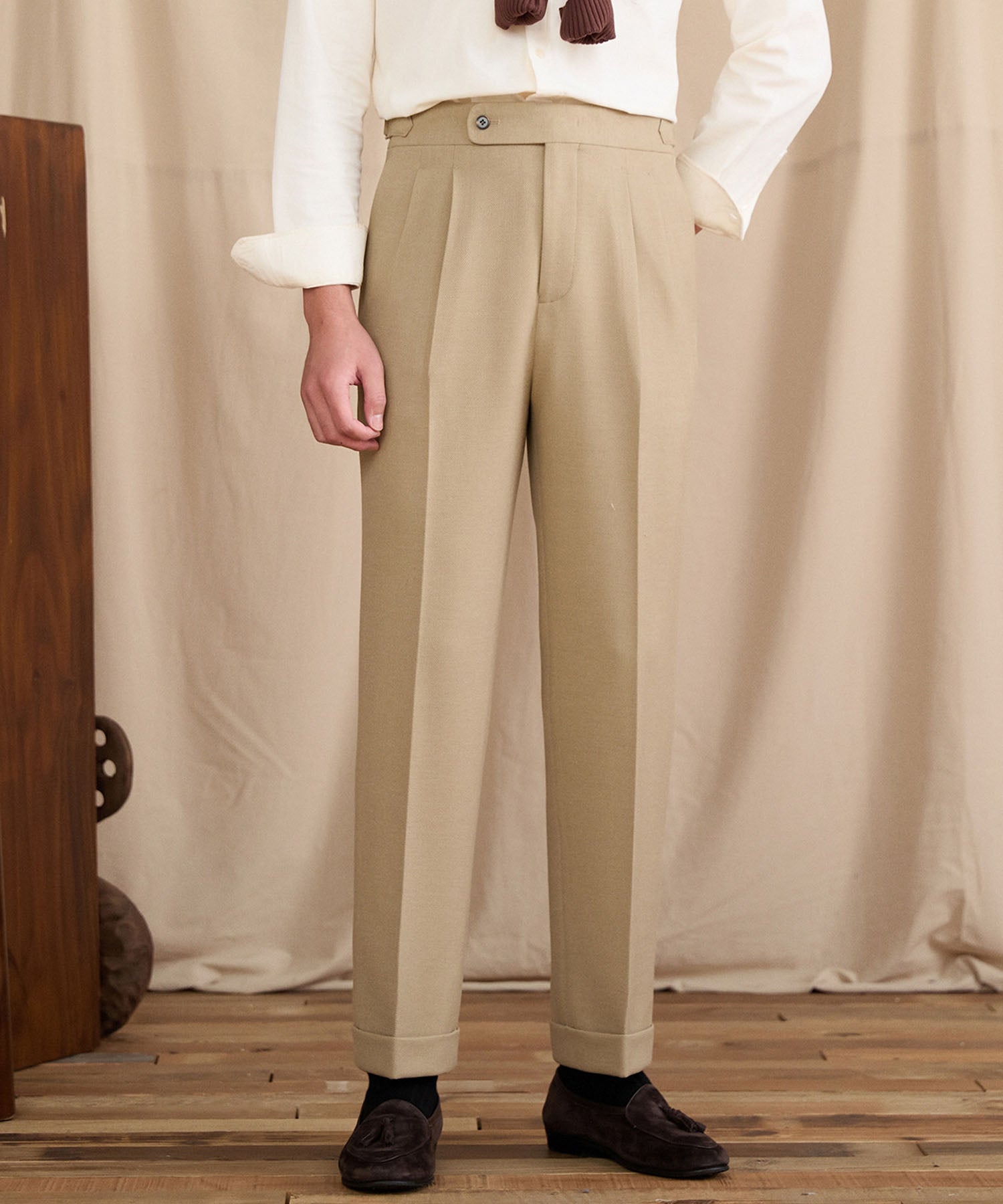 【NEW ITEM】レギュラーフィット 1つボタン 綿 ウール 天然素材 ウエストサイドベルト サイズ調整可能 ツータック クリース シワになりにくい クラシック スタンダード ダブル トラウザー パンツ スラックス ズボン