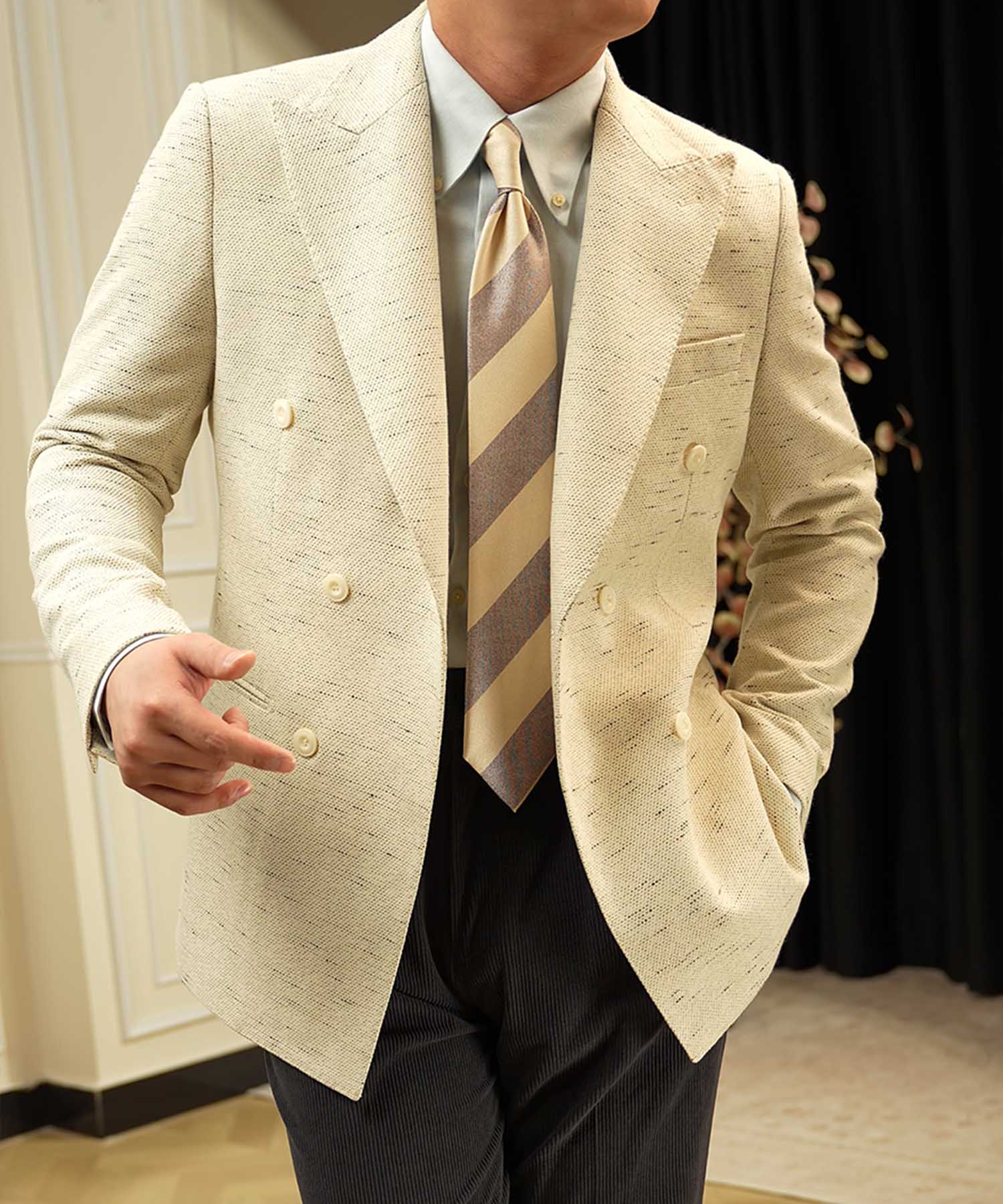 【NEW ITEM】スリムフィット ダブルブレスト 6つボタン 麻 異素材 柄 ワイドカラー 玉縁ポケット 機能性抜群 シワになりにくい ピークドラペル テーラード ジャケット