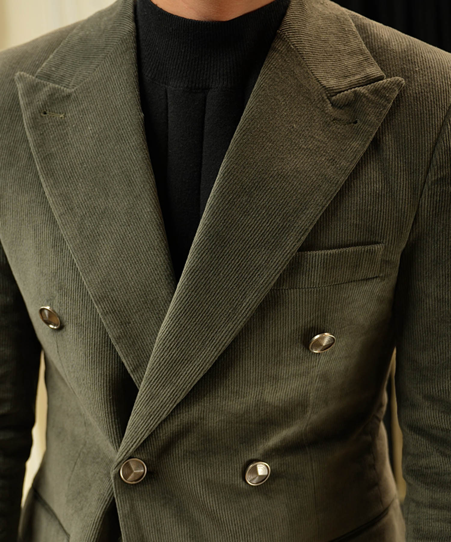 【NEW ITEM】スリムフィット ダブルブレスト 6つボタン 無地 綿 異素材 フラップポケット コーデュロイ 機能性抜群 シワになりにくい ピークドラペル テーラード ジャケット