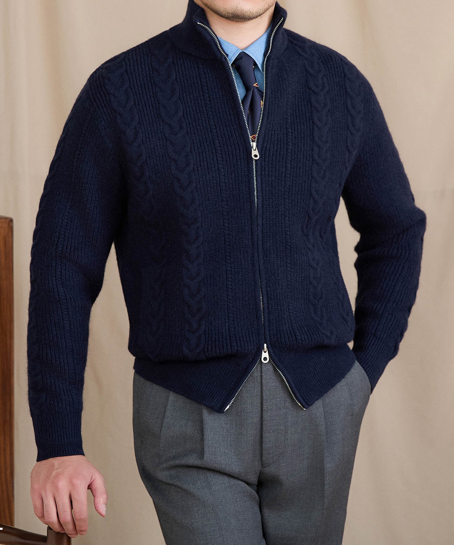 【COMING SOON】スリムフィット 2WAY 機能性抜群 オープン ジップ ケーブル編み シワになりにくい 清潔感 トップス リブ ニット セーター