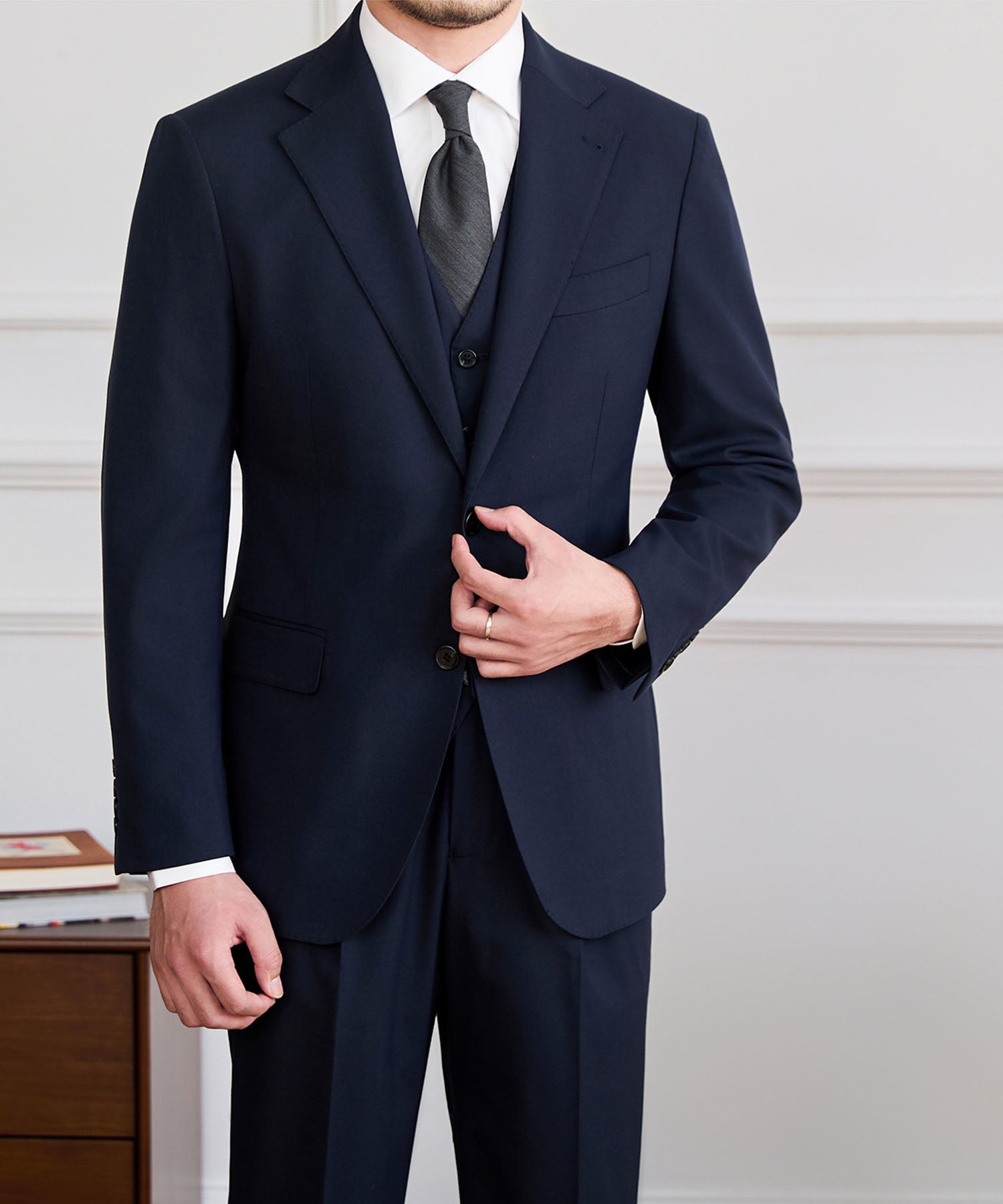 【NEW ITEM】スリムフィット シングルブレスト ノッチドラペル ベーシック スタンダード 機能性抜群 シワになりにくい エレガント スリーピース セットアップ