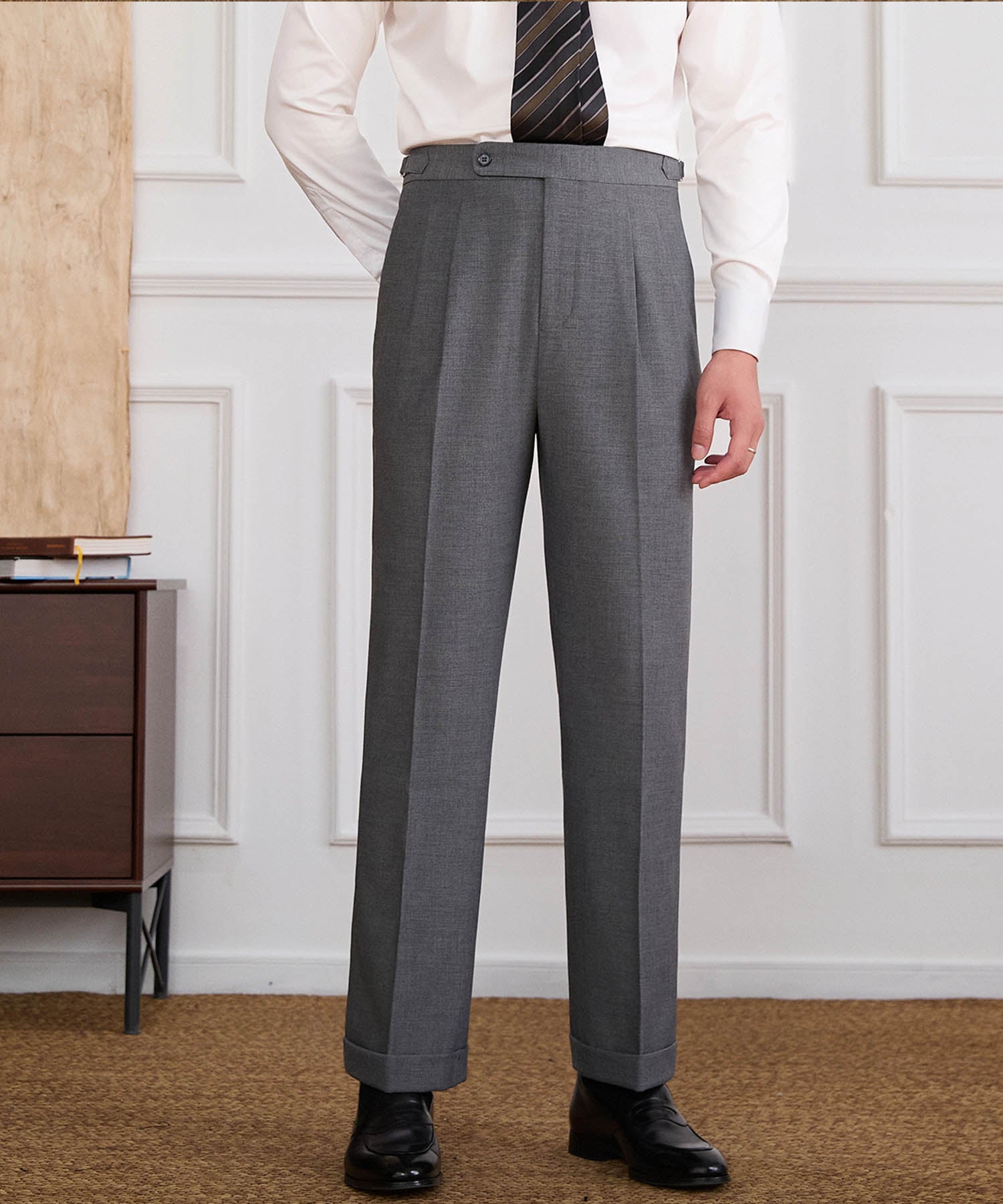 【NEW ITEM】スリムフィット 1つボタン ウエストサイドベルト サイズ調整可能 ウール 異素材 クラシック ツータック クリース シワになりにくい ダブル トラウザー パンツ スラックス ズボン