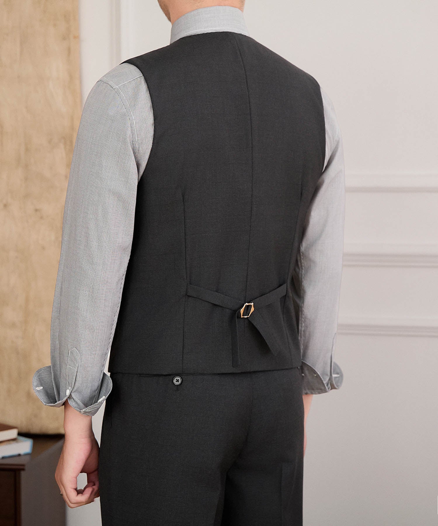 【NEW ITEM】スリムフィット シングルブレスト 2つボタン ピークドラペル 玉縁ポケット 無地 ミニマル クラシック スタンダード 機能性抜群 シワになりにくい エレガント スリーピース セットアップ