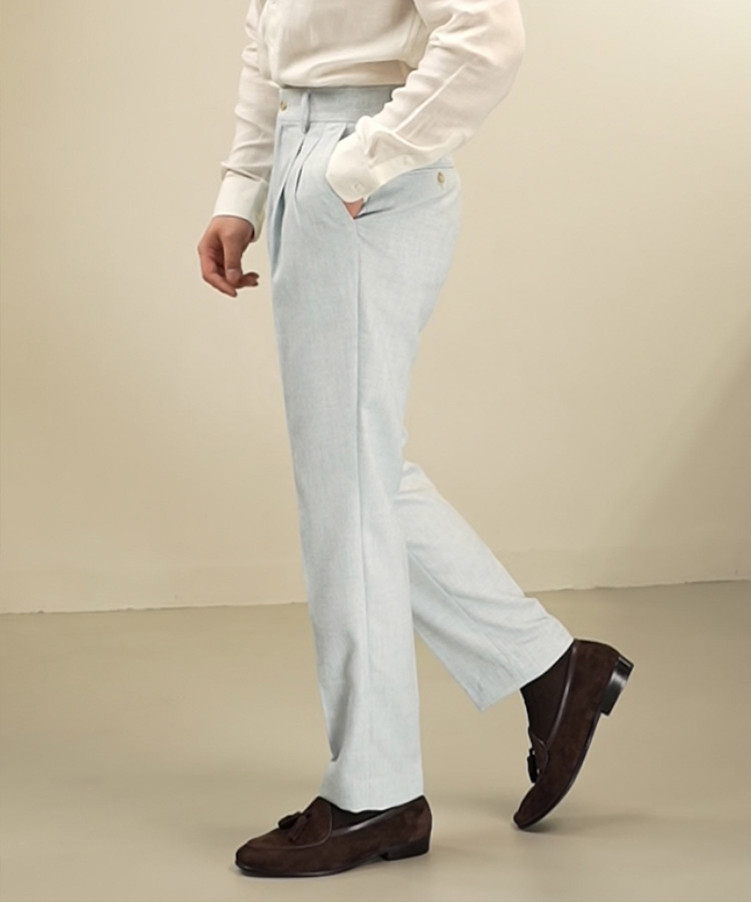 レギュラーフィット 1つボタン ベルトループ 後ポケット 玉縁