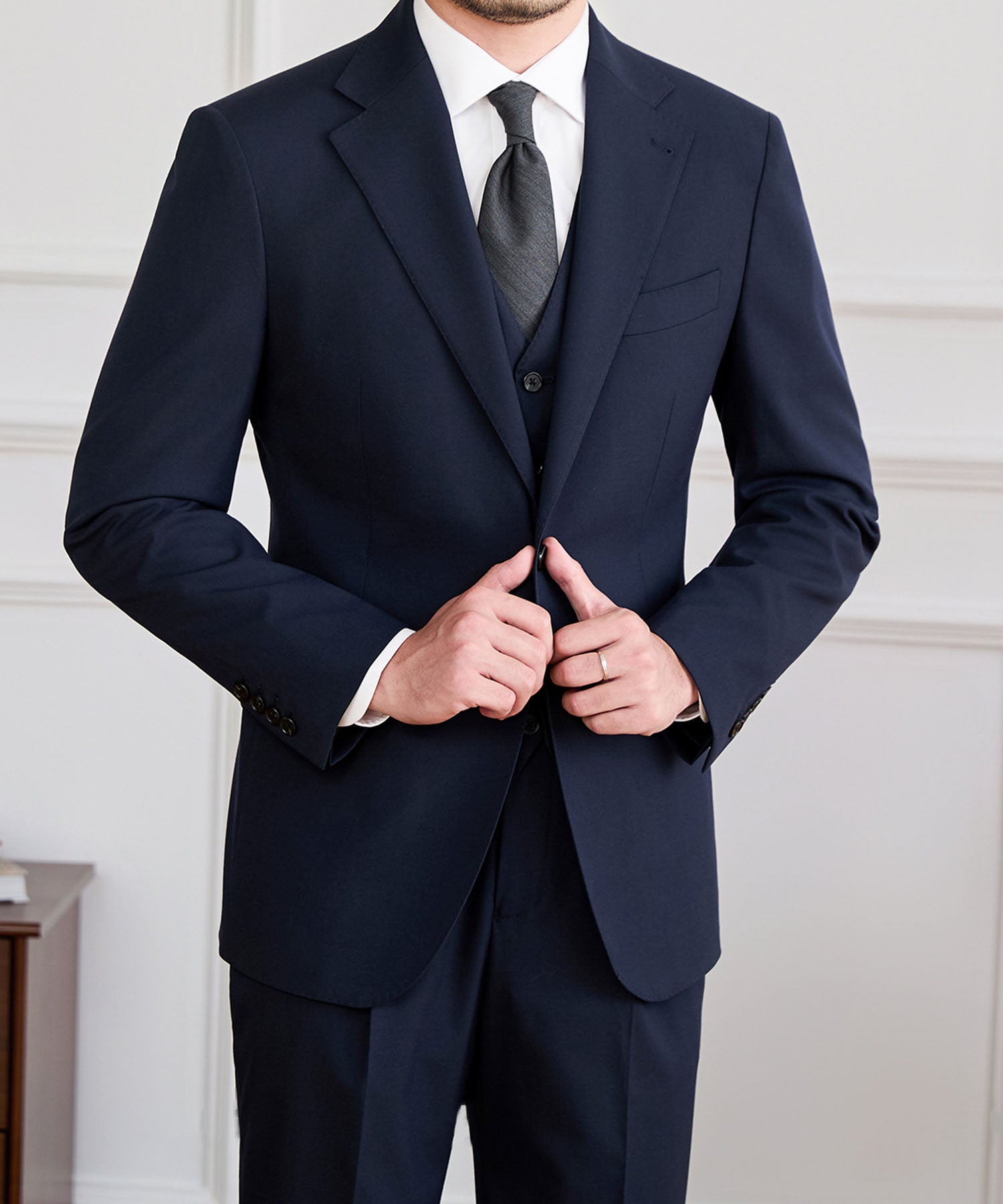 【NEW ITEM】スリムフィット シングルブレスト ノッチドラペル ベーシック スタンダード 機能性抜群 シワになりにくい エレガント スリーピース セットアップ