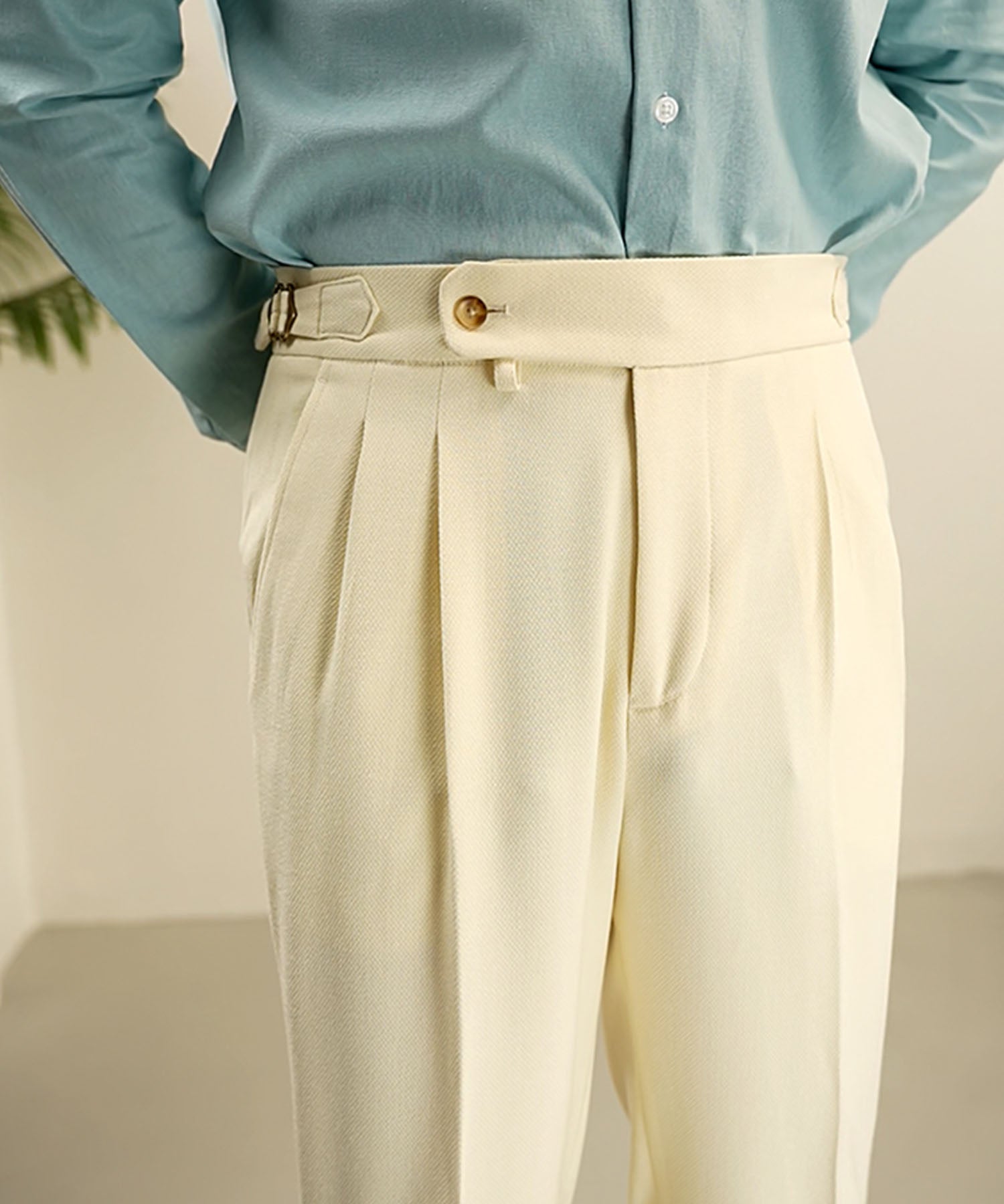 スリムフィット 1つボタン ウエストサイドベルト Dカン サイズ調整可能 後ポケット 玉縁 ツータック クリース シワになりにくい ダブル トラウザー パンツ スラックス ズボン