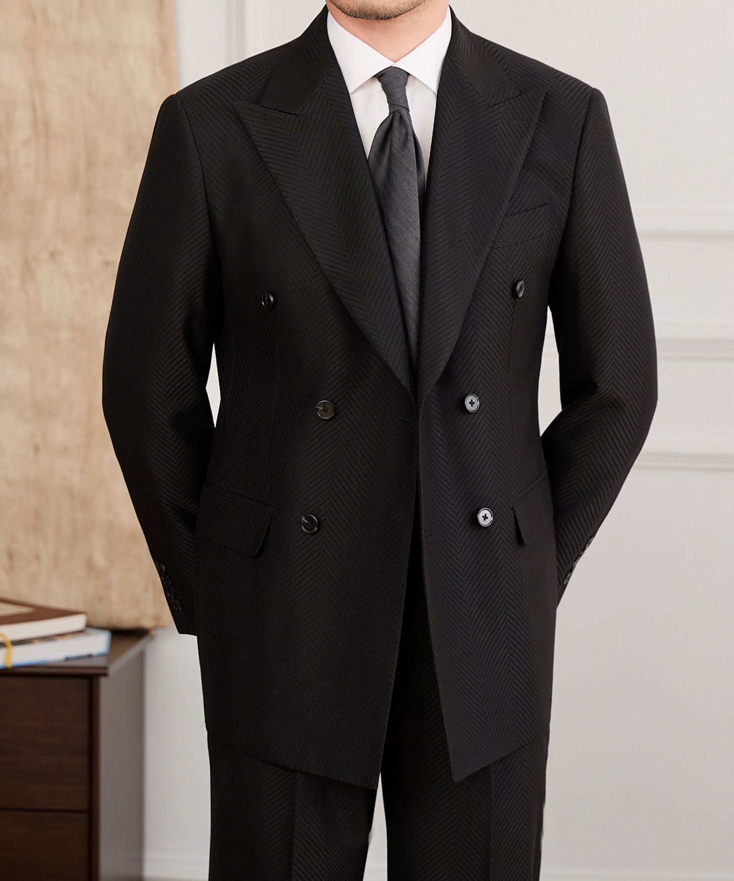 【NEW ITEM】スリムフィット ダブルブレスト 6つボタン ピークドラペル フラップポケット 織柄 クラシック スタンダード 機能性抜群 シワになりにくい エレガント セットアップ