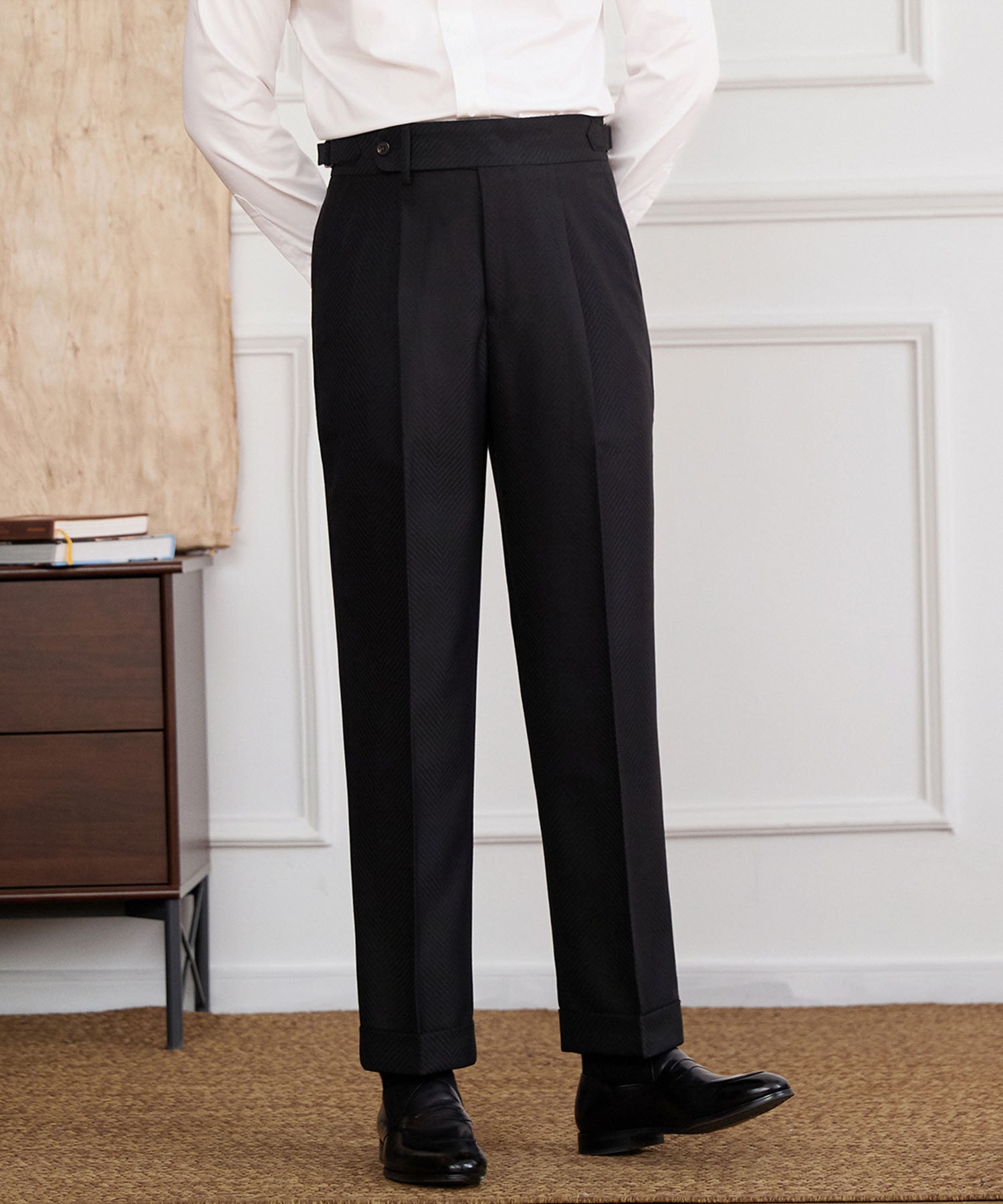 【NEW ITEM】スリムフィット 1つボタン ウエストサイドベルト サイズ調整可能 ヘリンボーン タック クリース クラシック シワになりにくい ダブル トラウザー パンツ スラックス ズボン