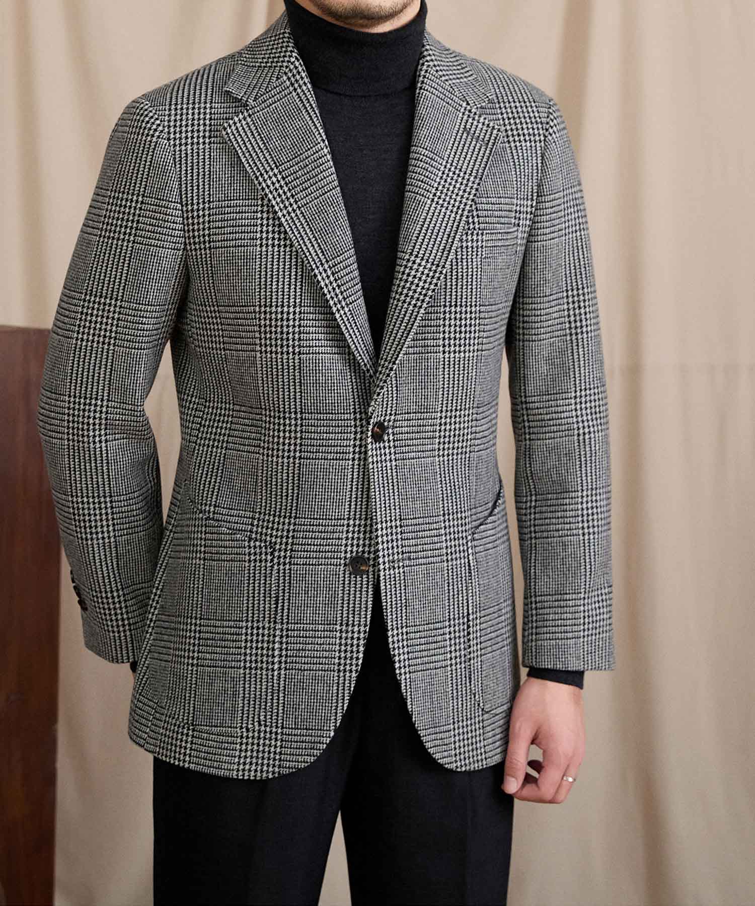 【NEW ITEM】スリムフィット ダブルブレスト 6つボタン ウール 天然素材 ピークドラペル 玉縁ポケット チェンジポケット ピンストライプ クラシック スタンダード 機能性抜群 シワになりにくい エレガント テーラード ジャケット