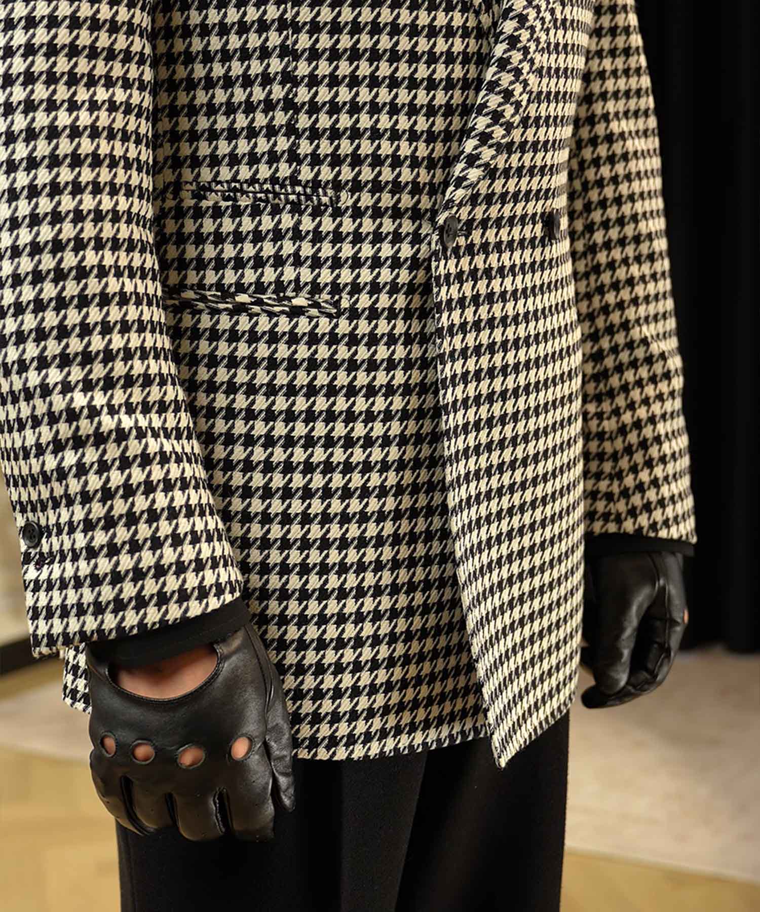 スリムフィット ダブルブレスト 2つボタン 千鳥格子 玉縁ポケット 機能